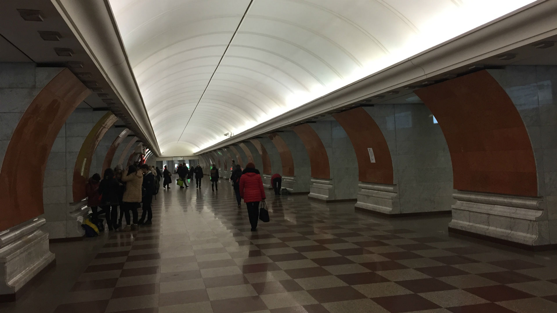 La estación Smolenskaya del metro de Moscú