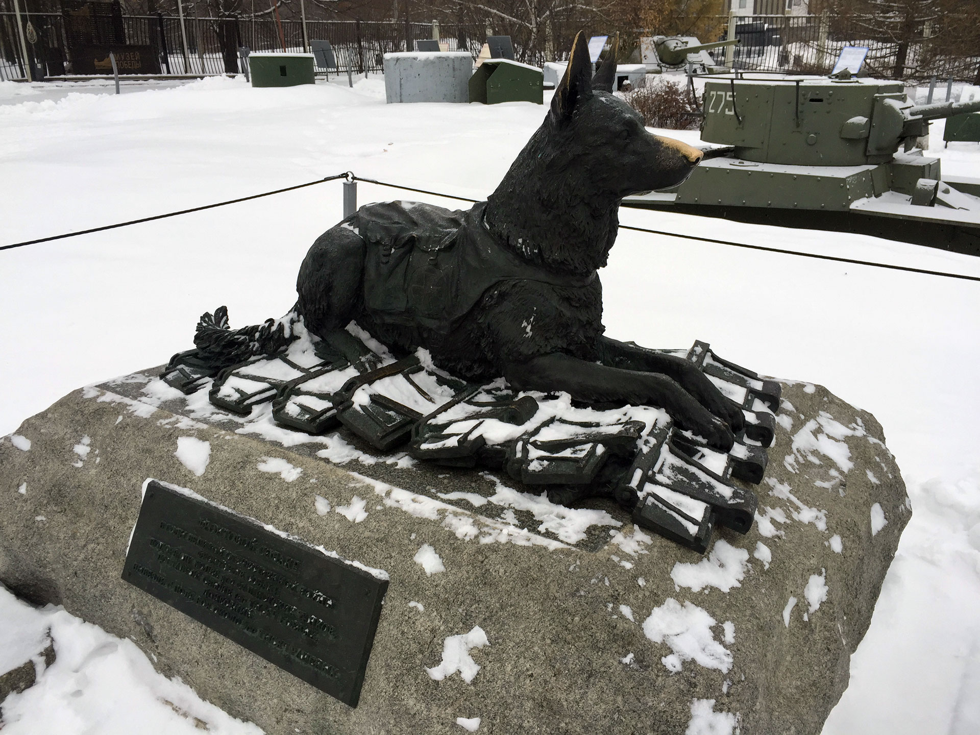 El monumento a los perros que participaron de la Segunda Guerra Mundial