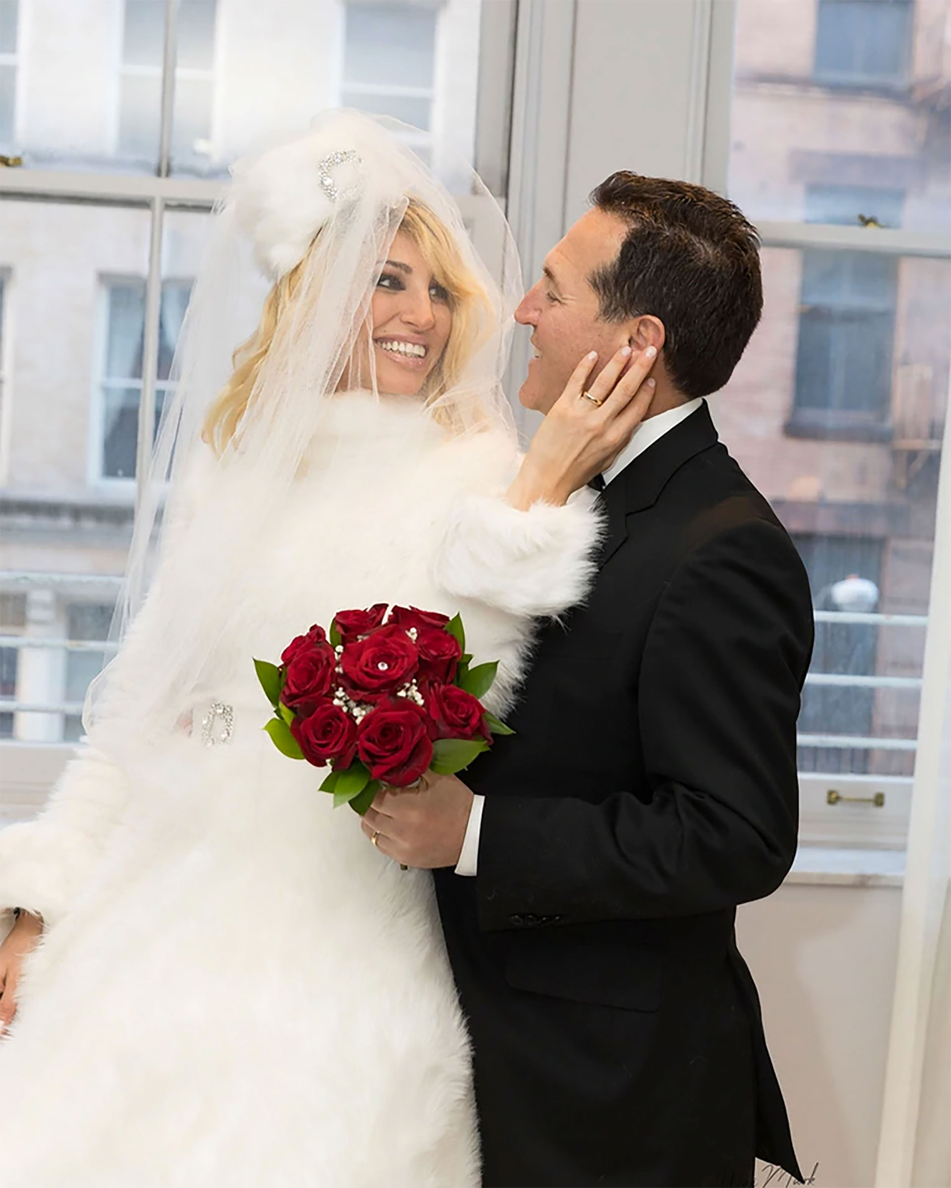 La mediática se casó en Nueva York en una boda súper secreta con el millonario Javier Naselli y todas las miradas se posaron sobre su vestido de novia, que luego donó para ayudar a un niño que debía realizar un costoso tratamiento con células madre en Tailandia.
