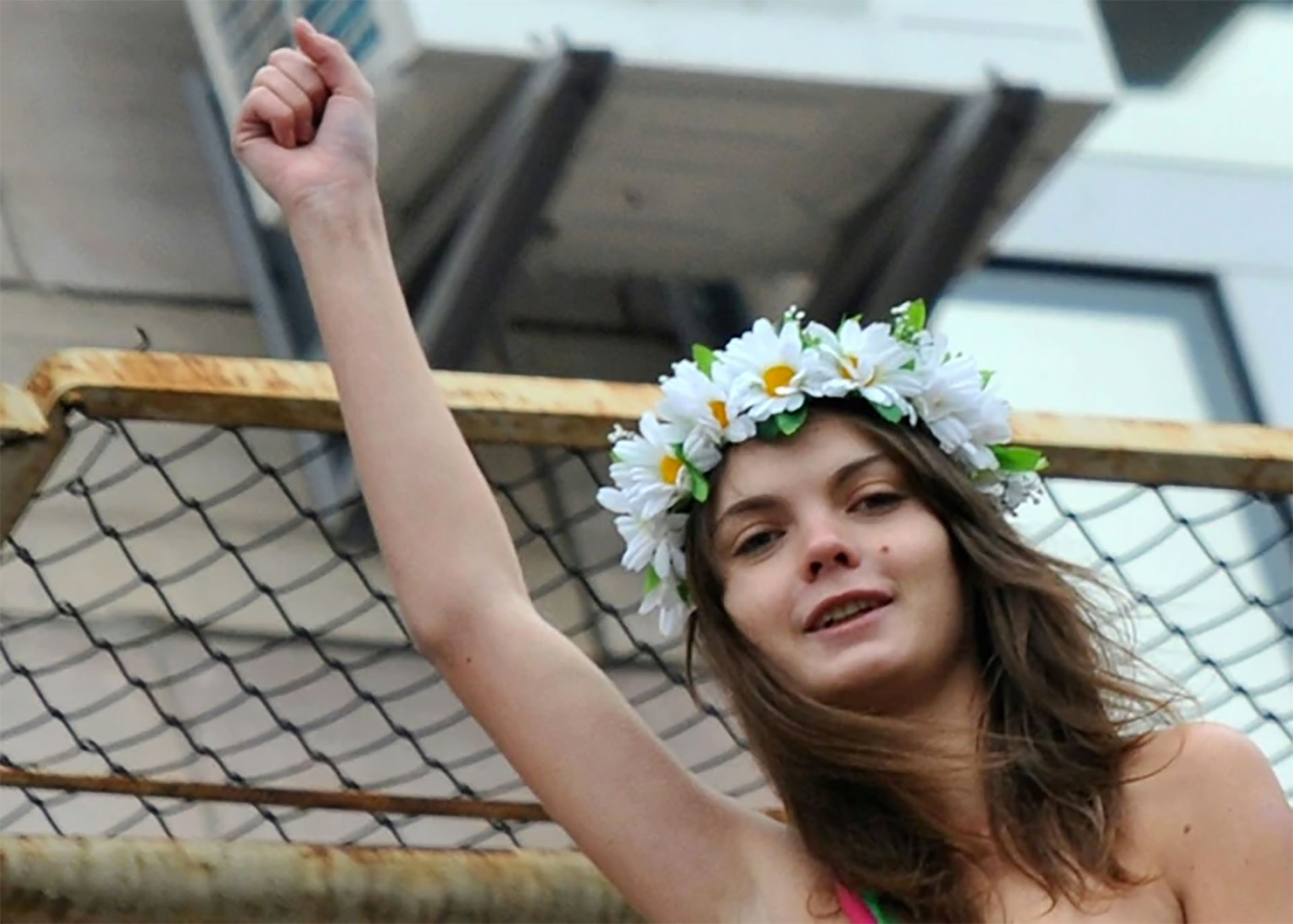 Una de las fundadoras del grupo feminista Femen, fue hallada muerta en su apartamento en París. Exiliada en Francia desde 2013, la joven ucraniana de 31 años había abandonado el grupo y se dedicaba a pintar. (Foto: Instagram)