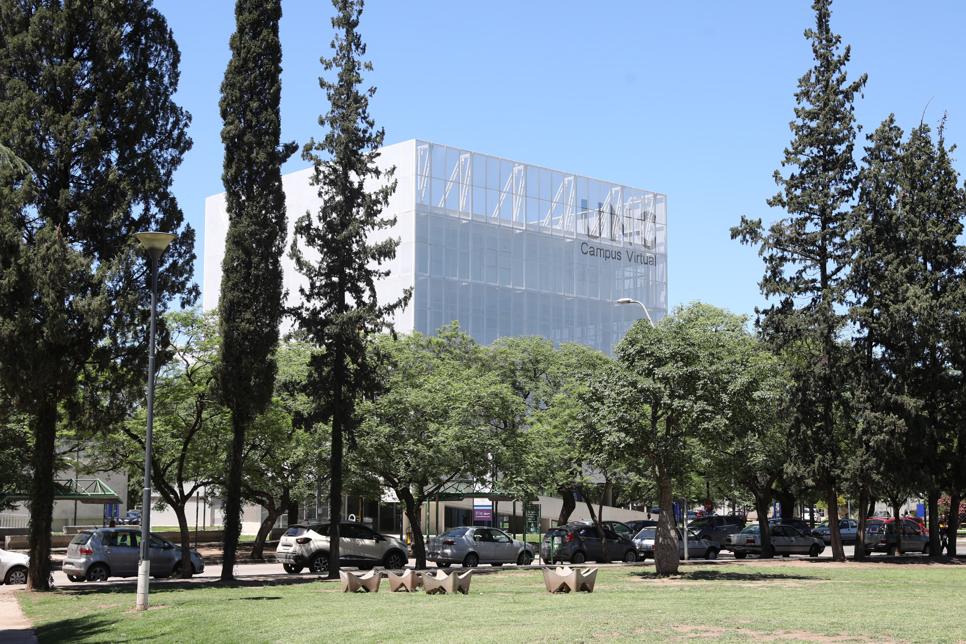Depende de la provincia de Córdoba y la Universidad Nacional de Córdoba (Mario Sar)