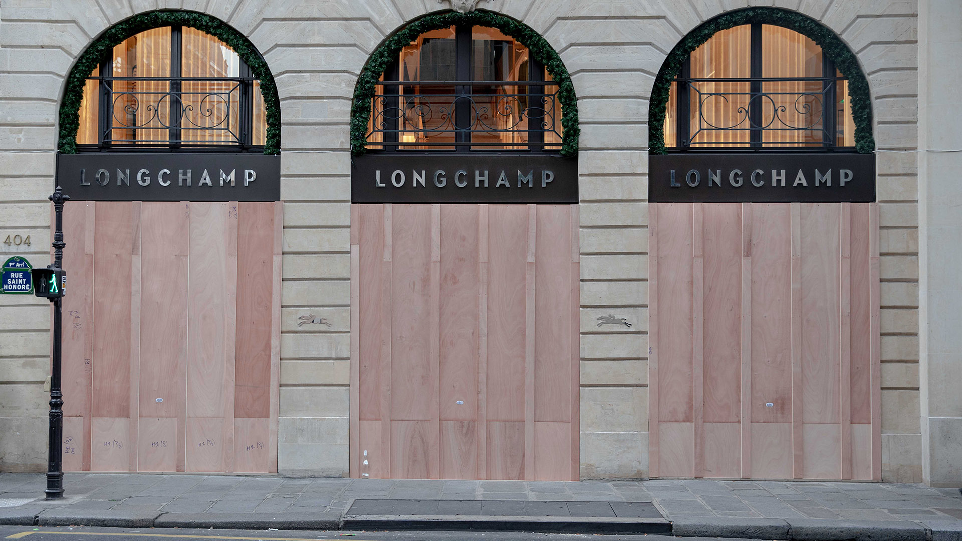 Longchamp, la reconocida marca francesa de carteras, cerró sus puertas