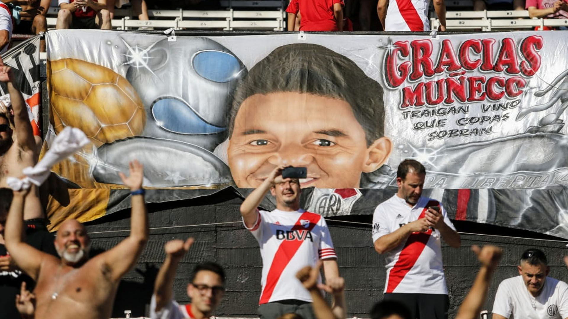 The players were washed in one piece. Nahuel Gallardo, the first to go through the tunnel, was the son of great idols in the previous conquest in Inferiores in 2015 and enjoying the joy of being a team member today