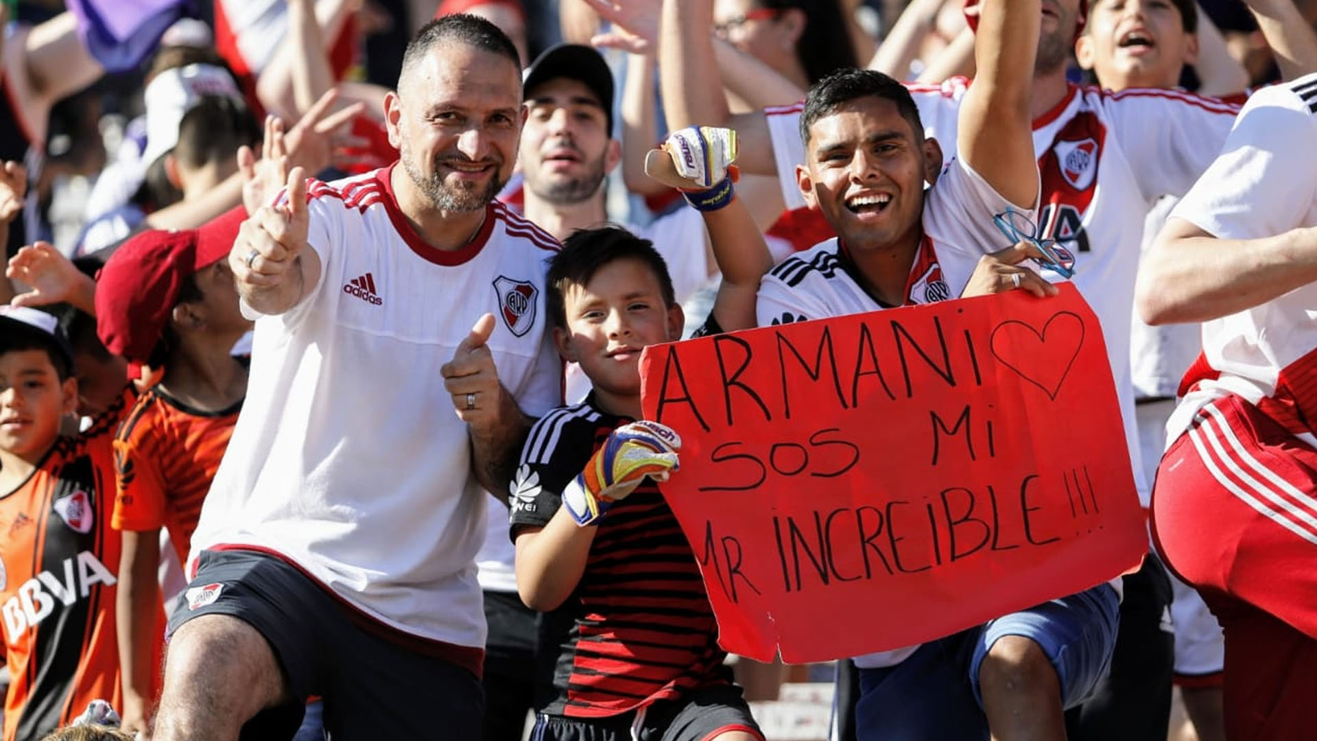 Aunque Franco Armani no estuvo, viajÃ³ a Colombia para pasar las fiestas junto a su familia, tuvo su merecida ovaciÃ³n y dedicatoria de sus fanÃ¡ticos