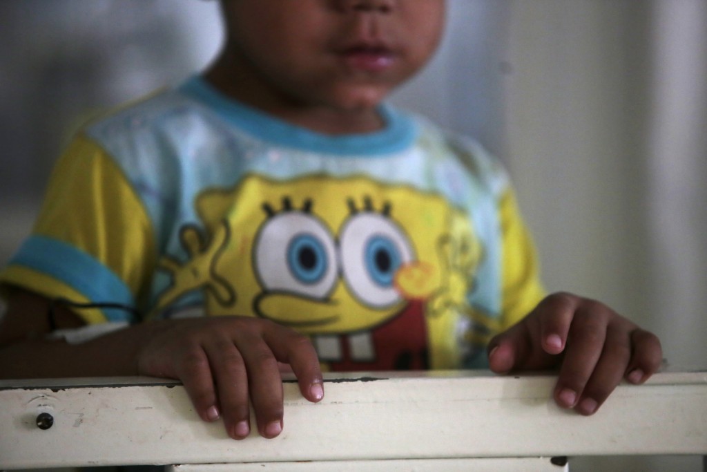GUADALAJARA, JALISCO, 15FEBRER2018.- Hoy se celebra el Día Internacional de la Lucha contra el Cáncer Infantil y tiene como objetivo sensibilizar y concientizar sobre la importancia y los desafíos a los que se enfrentan los niños, jóvenes y familiares. En la imagen niños que se encuentran en tratamiento en el Hospital Civil Nuevo Juan I. Menchaca, luchan para librar la batalla contra el terrible padecimiento que aqueja a la infancia mexicana. FOTO: FERNANDO CARRANZA GARCIA / CUARTOSCURO.COM
