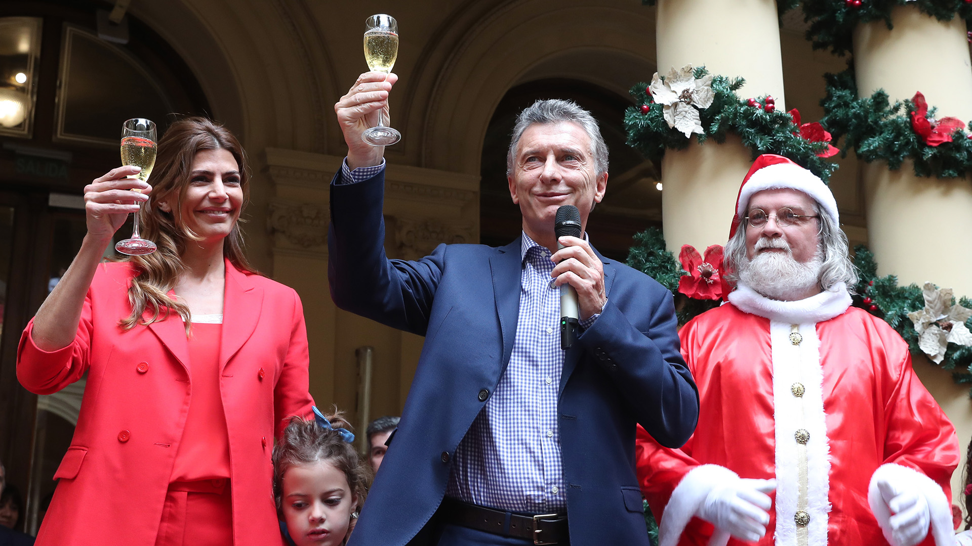 Mauricio Macri participó del brindis de fin de año y luego se fue de vacaciones (Telam)