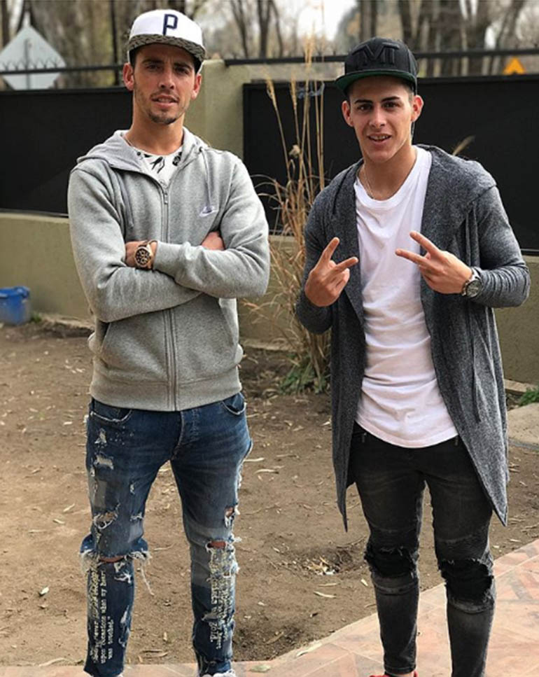 Federico Pavón también es futbolista