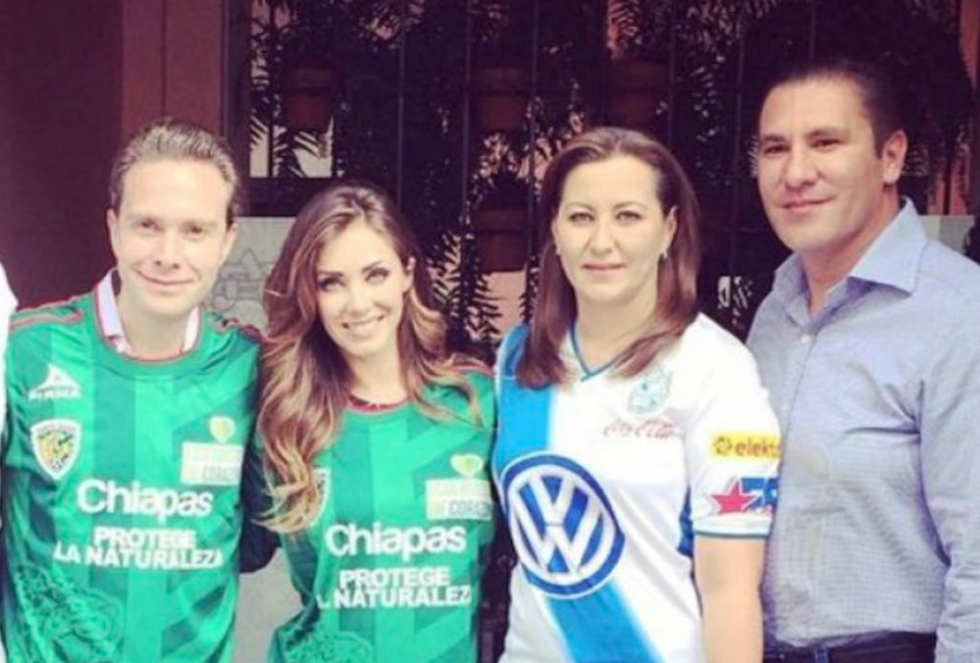 Anahí llamó “amigos queridos” a Moreno Valle y Martha Erika. (Foto: Twitter, Anahí)