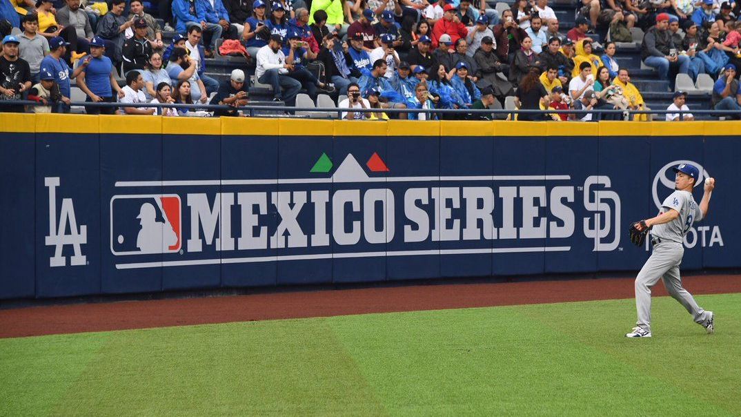 Dodgers y Padres jugaron una serie de temporada regular en Monterrey en 2018 (Foto: Archivo)