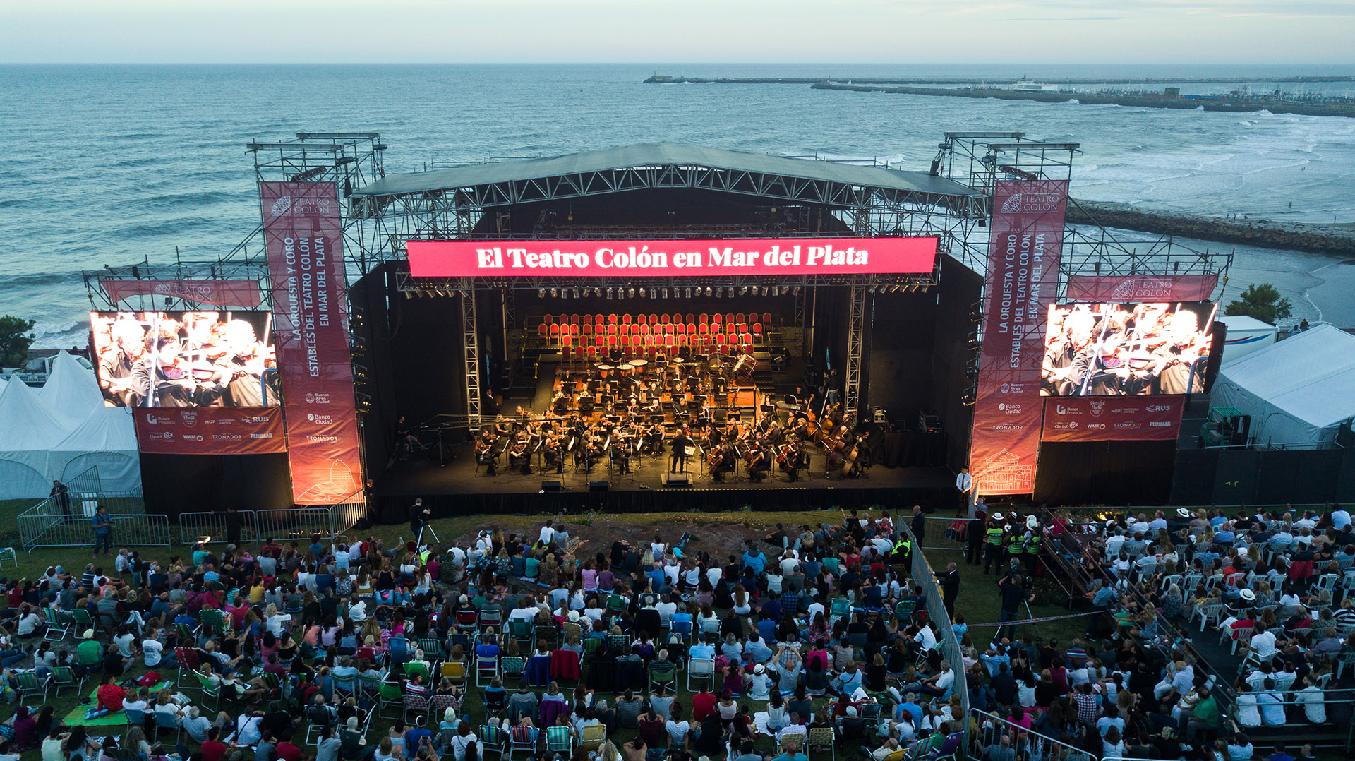 Teatro-Colon-en-Mar-del-Plata-29-12-18-4.jpg