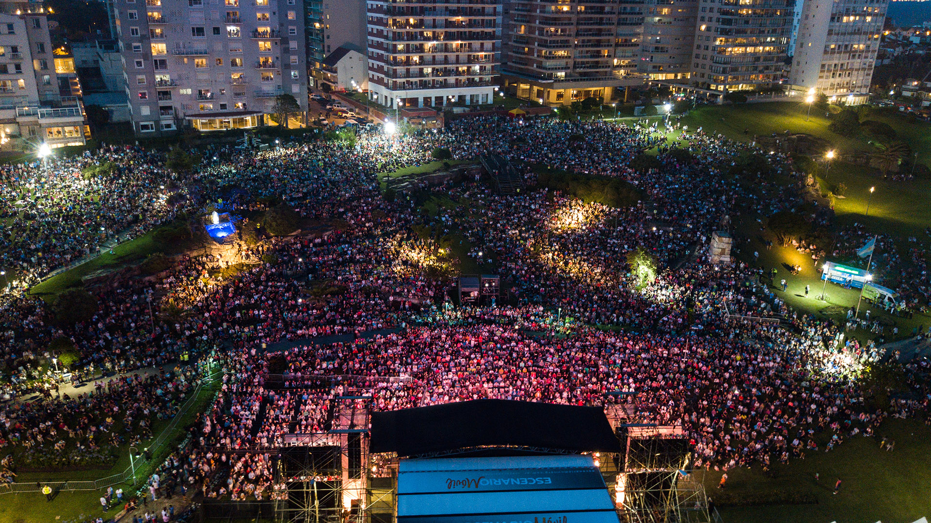 Teatro-Colon-en-Mar-del-Plata-29-12-18-7.jpg