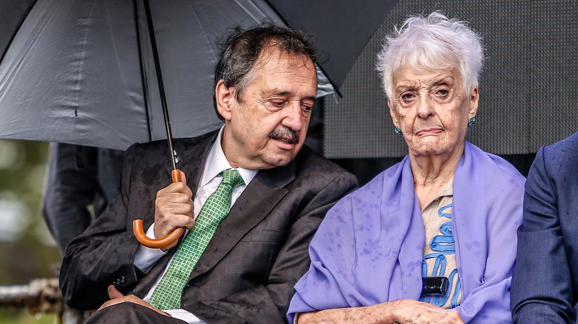 Ricardo Alfonsín junto a Graciela Fernández Meijide en el acto homenaje al ex presidente Raúl Alfonsín en La Plata (Nicolás Aboaf)