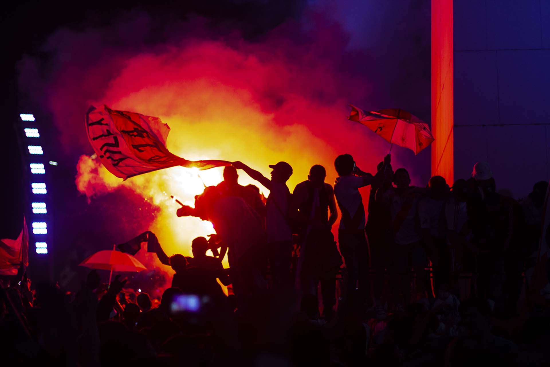 Hinchas de River festejan la obtención de la Copa Libertadores en el Obelisco (Matías Baglietto)