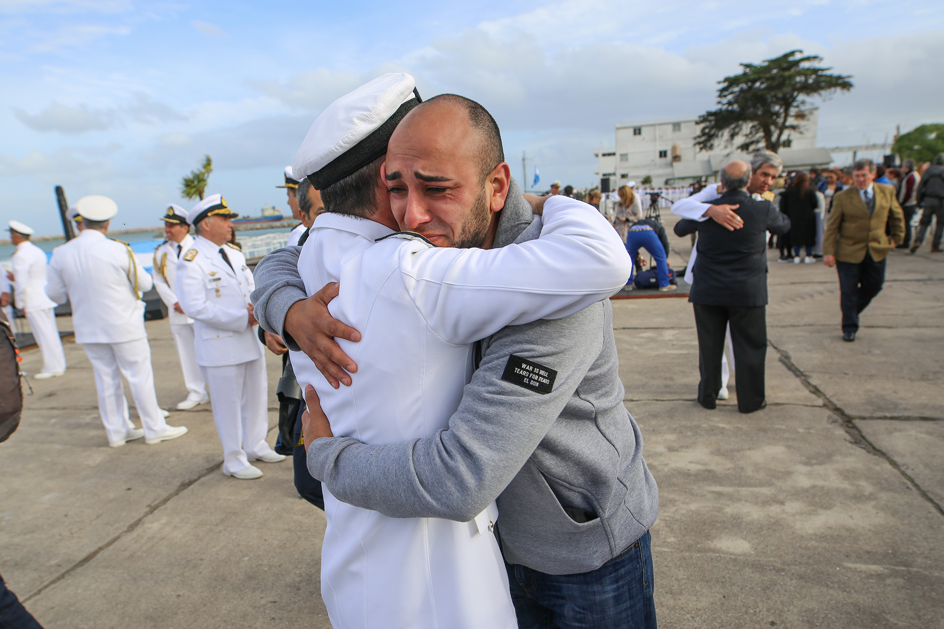 Familiares de los tripulantes del ARA San Juan durante el homenaje a un año de la desaparición del submarino (Christian Heit)