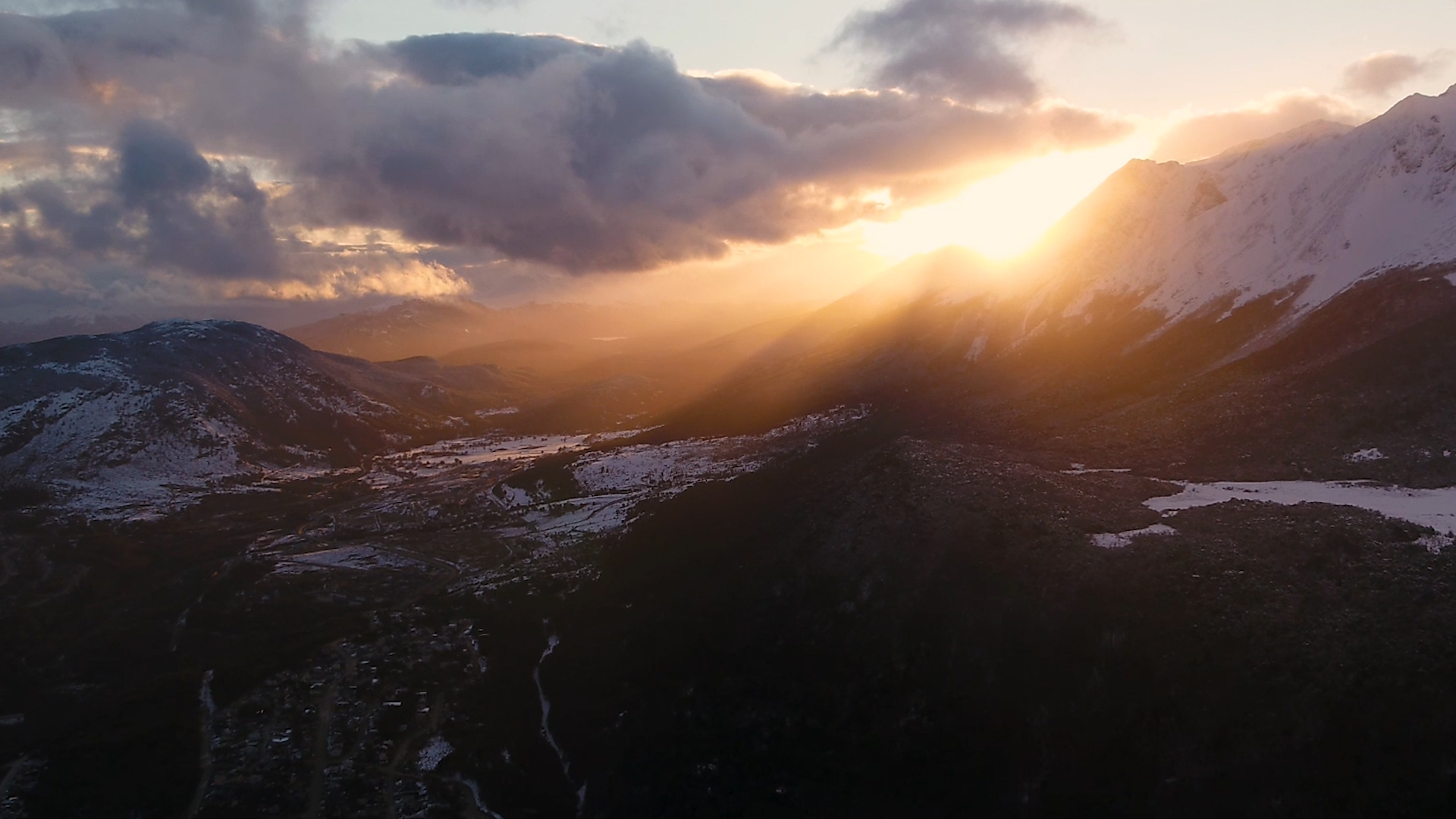 El atardecer en Ushuaia (Thomas Khazki)