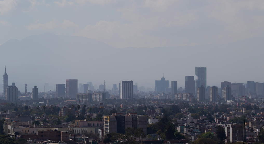 La quema de pirotecnia por la madrugada aumentó los niveles de contaminación (Foto: Cuartoscuro)