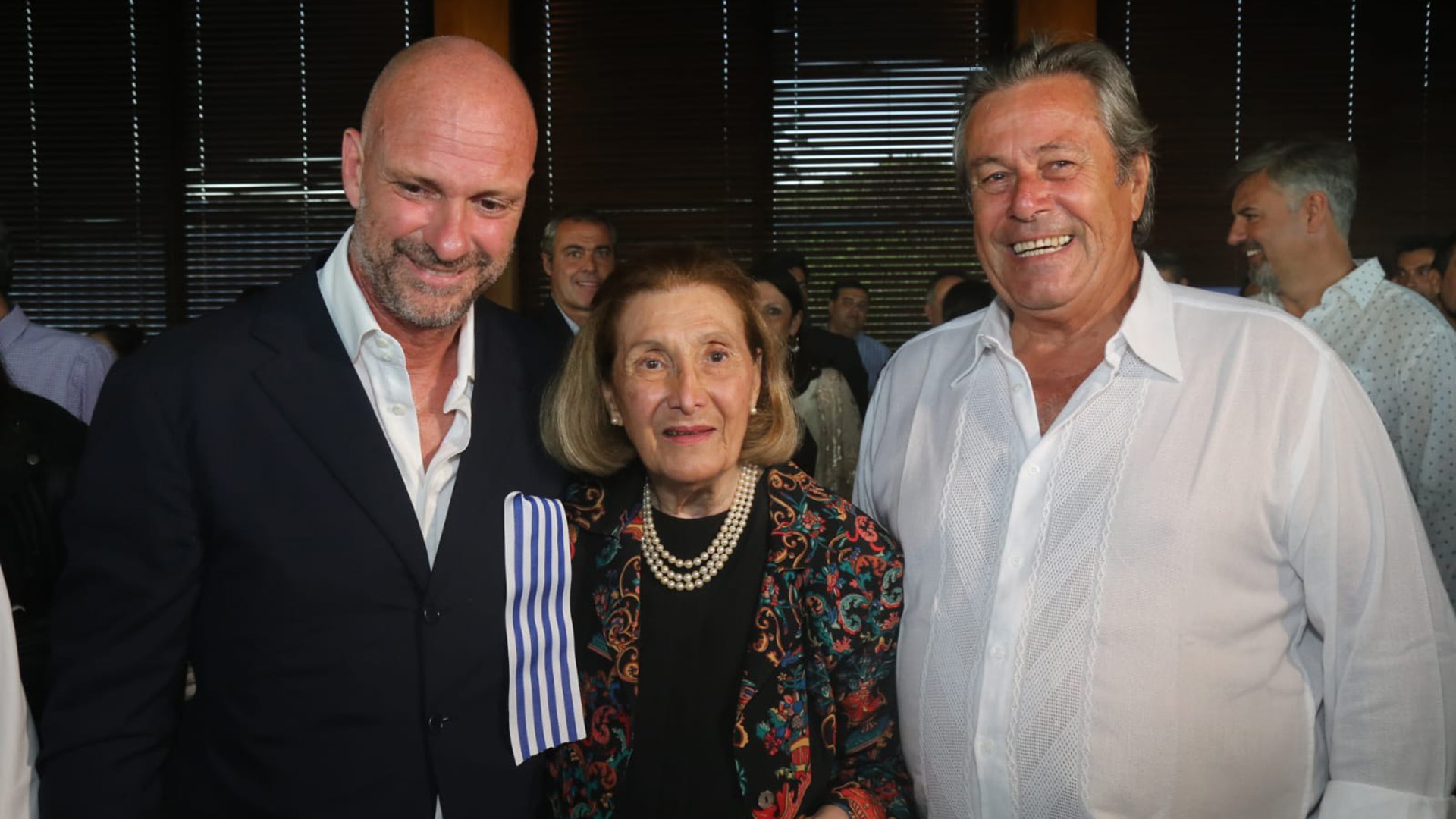 Santina Manoukian de Merlo (conocida como Yolanda) junto a Giuseppe Cipriani y el intendente Enrique Antía