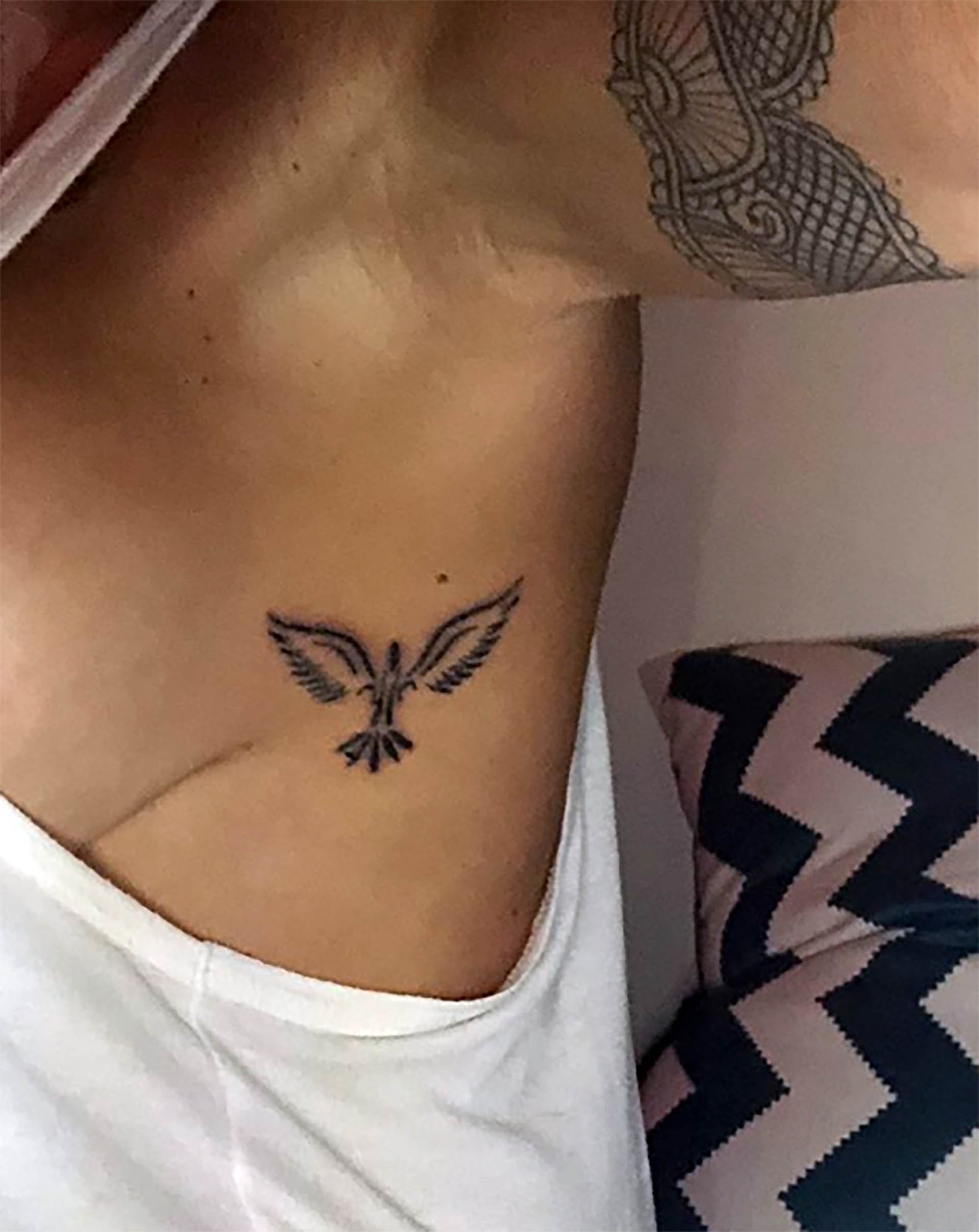En su cuenta de Instagram, Flor Peña compartió con sus seguidores una foto de la pequeña ave fénix que se tatuó recientemente. “Es el símbolo de mi vida”, escribió la actriz