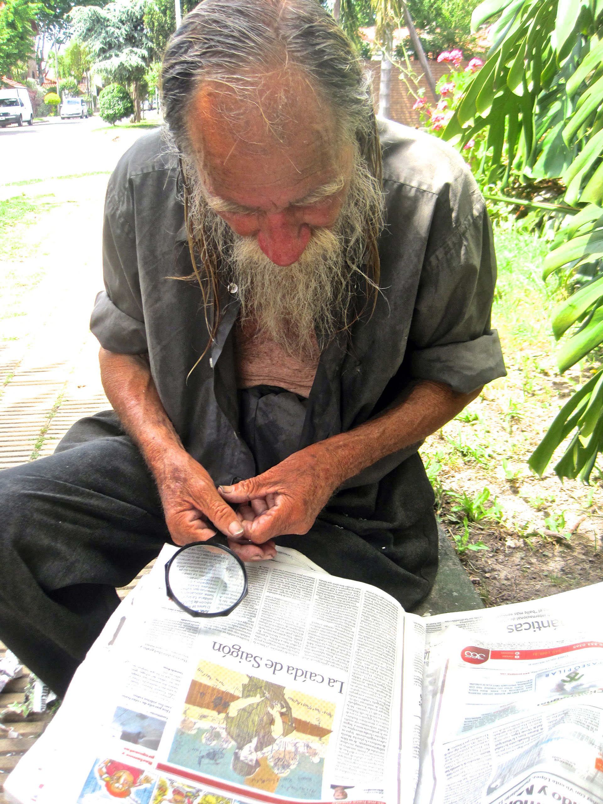Siempre se lo puede encontrar leyendo: diarios, revistas, libros