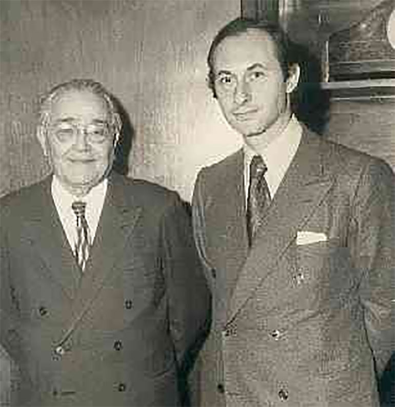 Un joven Fernando De la Rúa junto a Ricardo Balbin