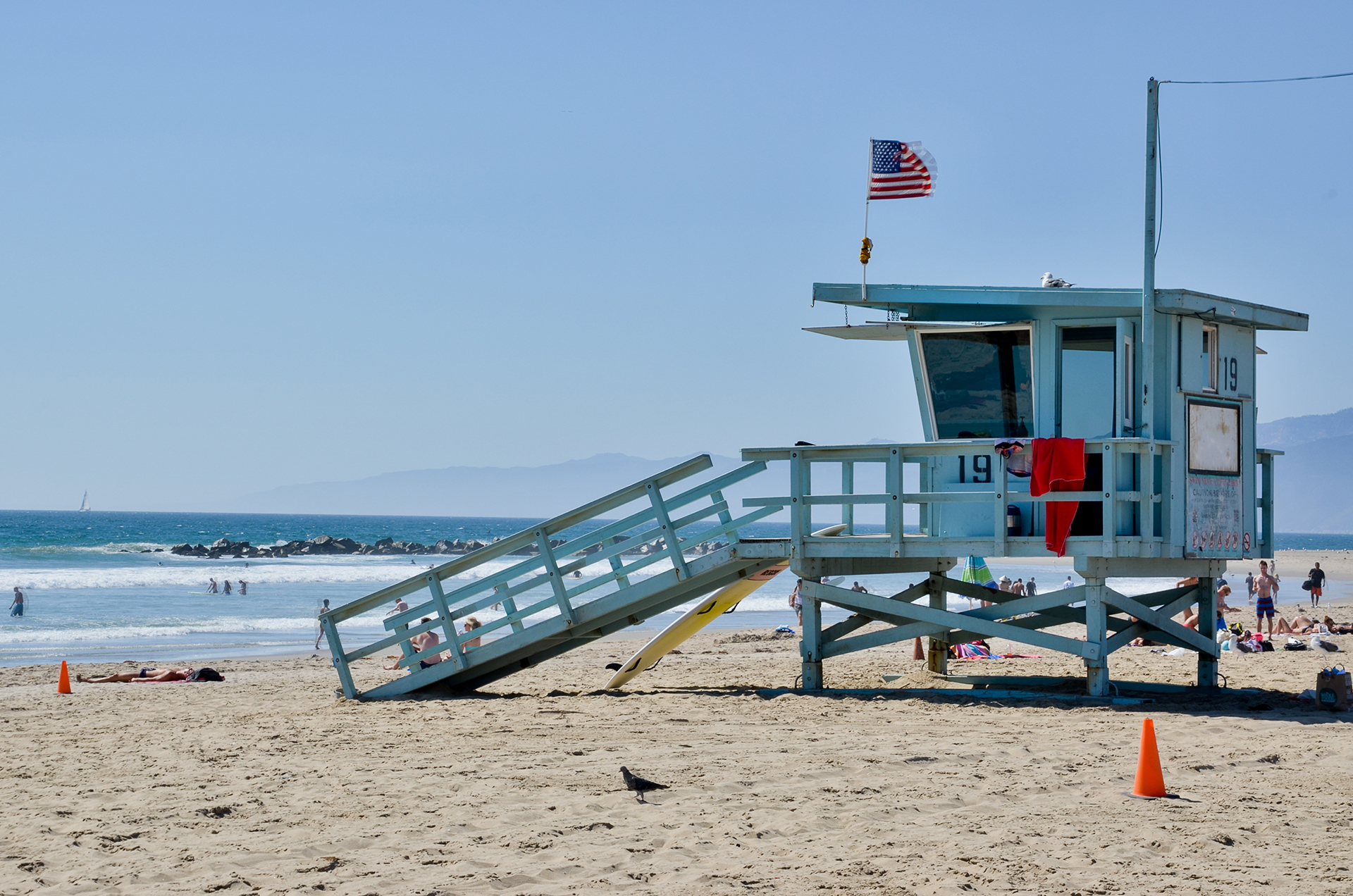 Visitar Cayucos se siente como retroceder en el tiempo, como si se hubiera entrado en el viejo oeste, excepto por la playa. Es el último de los históricos pueblos costeros de California.