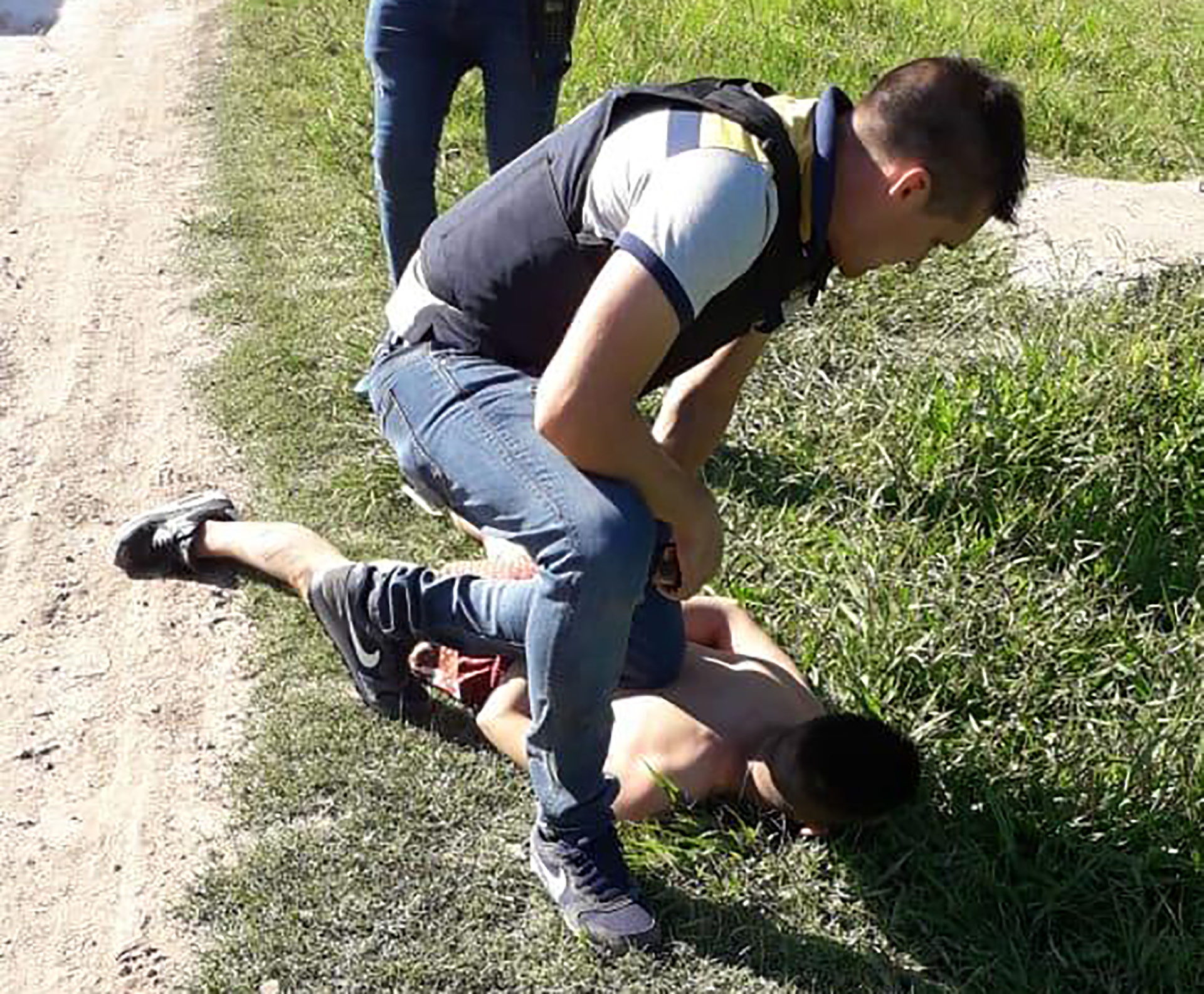 Las delincuentes estaban escondidos en la casa de un cómplice, que también fue detenido
