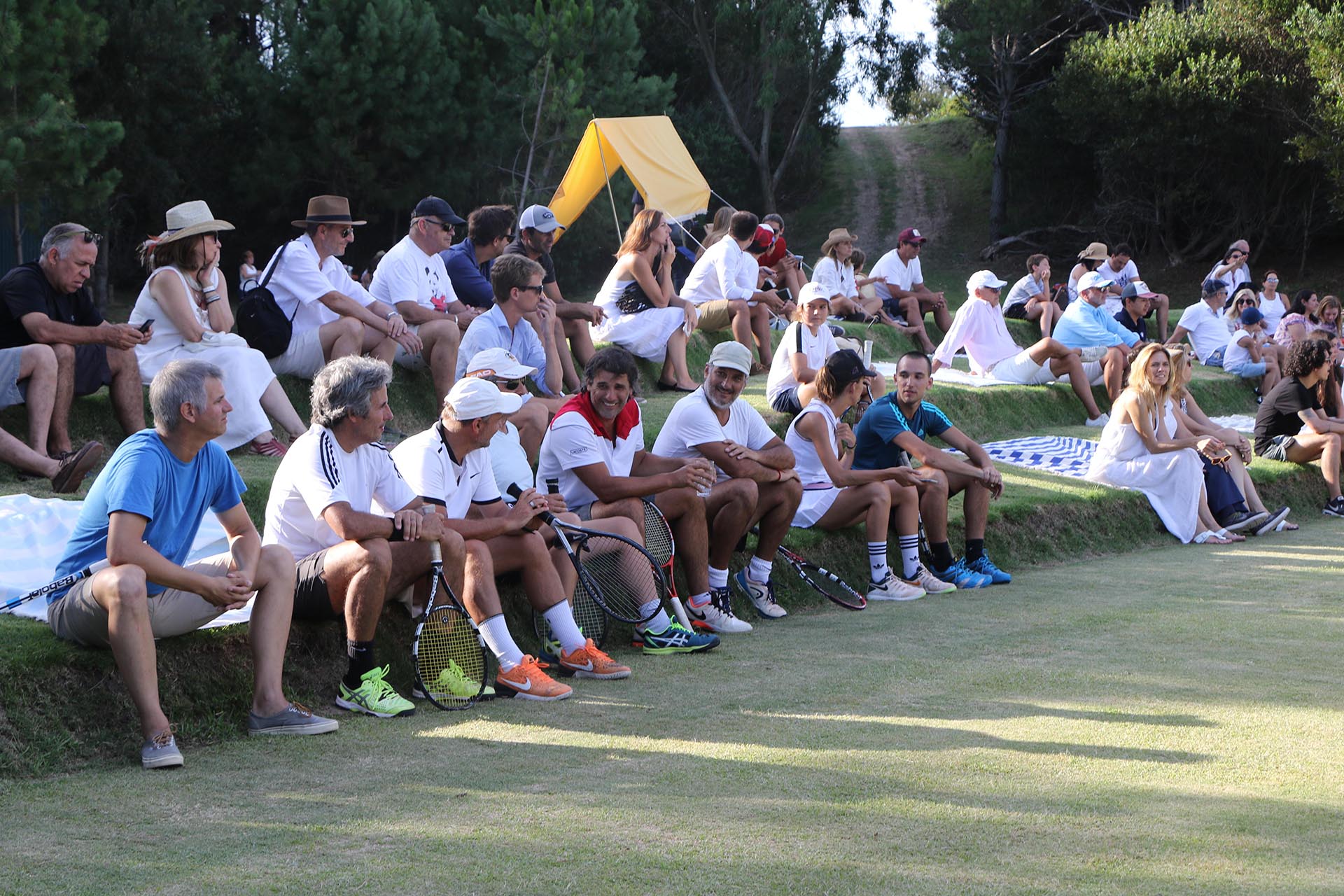 Los invitados siguieron con atención el torneo