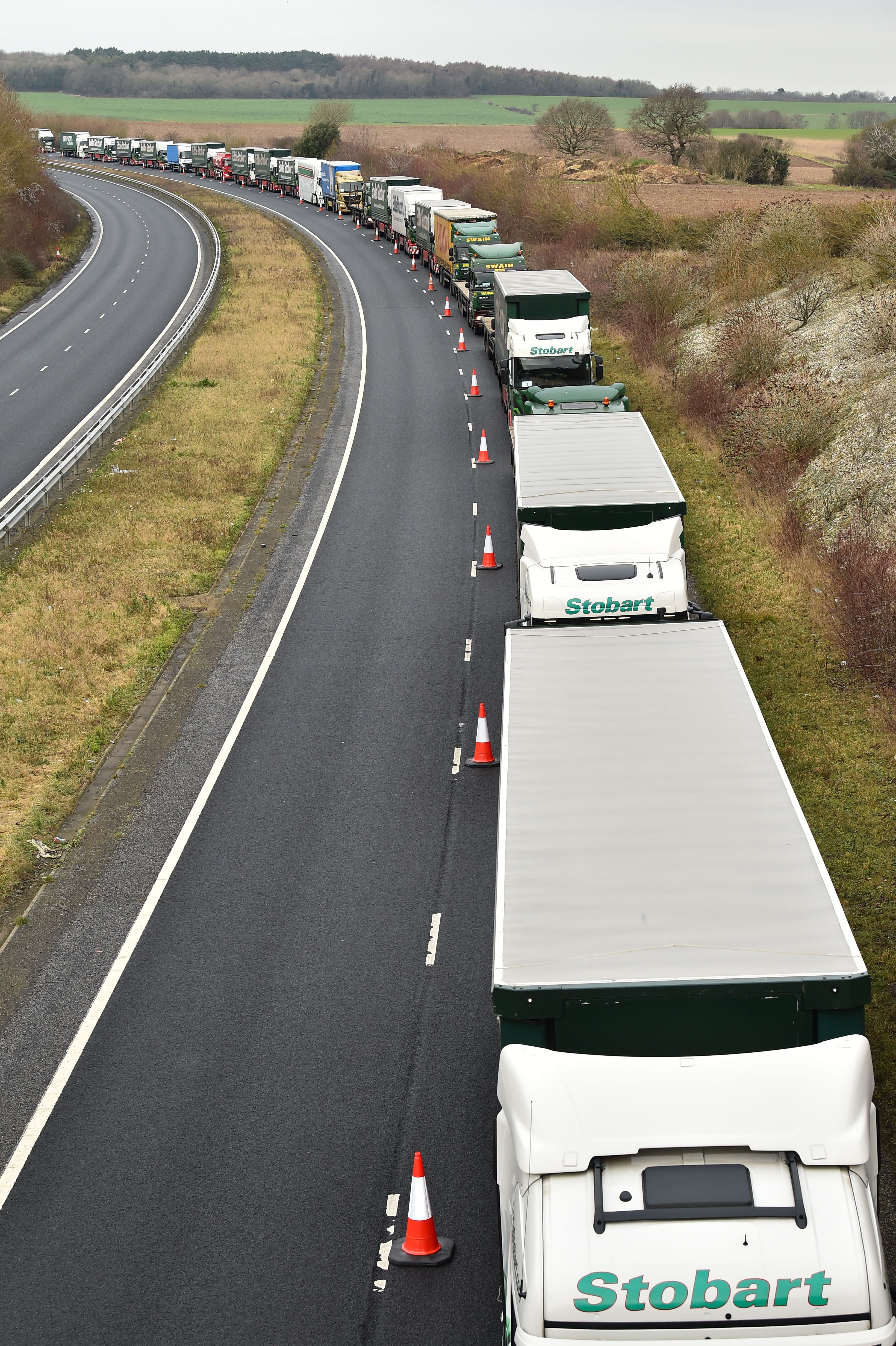 El plan pretende poder gestionar el tráfico y, en especial, los vehículos de transporte de mercancías en caso de que aumenten los controles en las fronteras debido a la imposición de aranceles tras un hipotético brexit duro