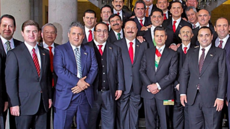 Una popular foto del ex presidente Peña Nieto con los gobernadores, de los cuáles 10 terminaron en la cárcel (Foto: Archivo)