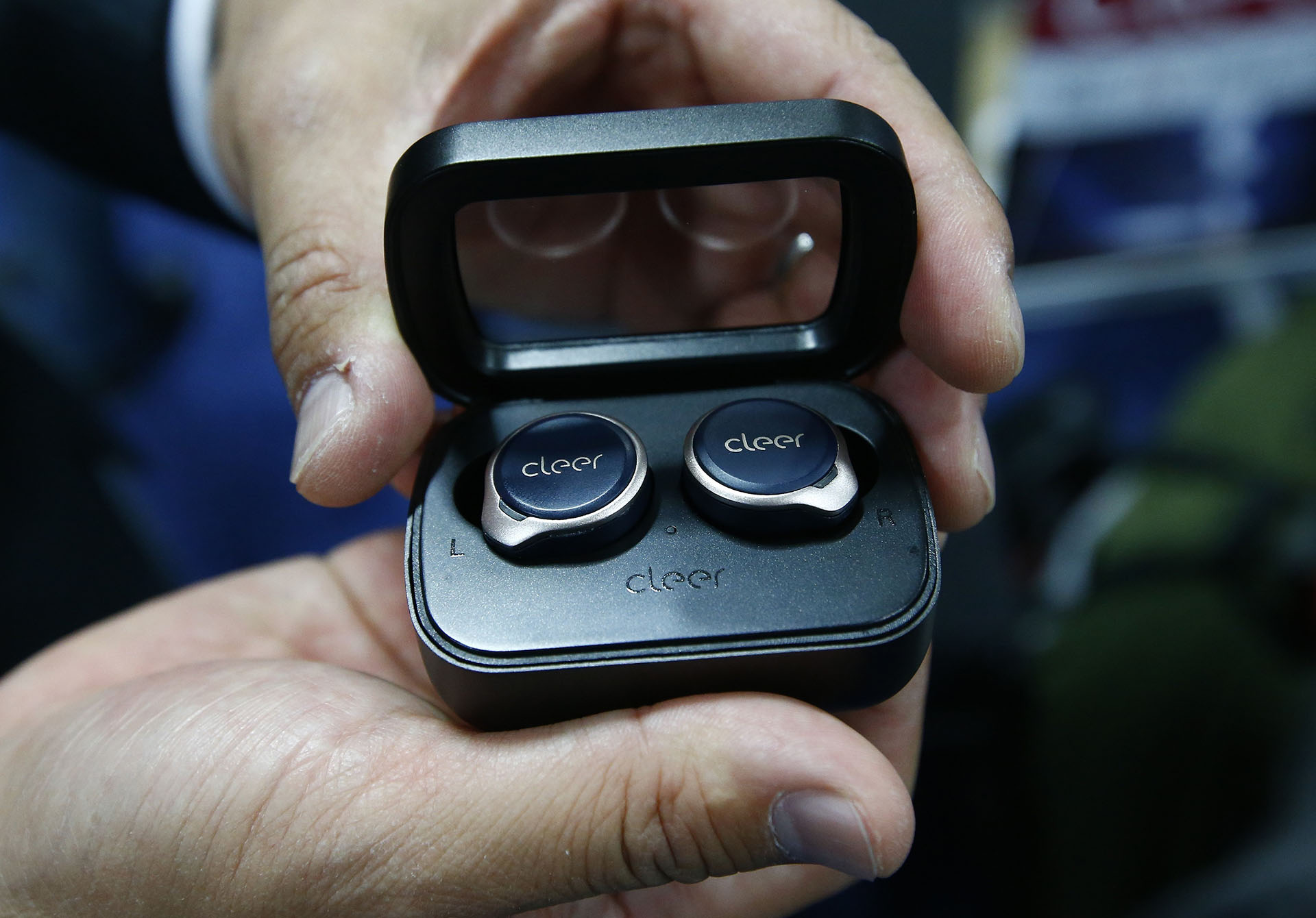 Auriculares inalámbricos Cleer.