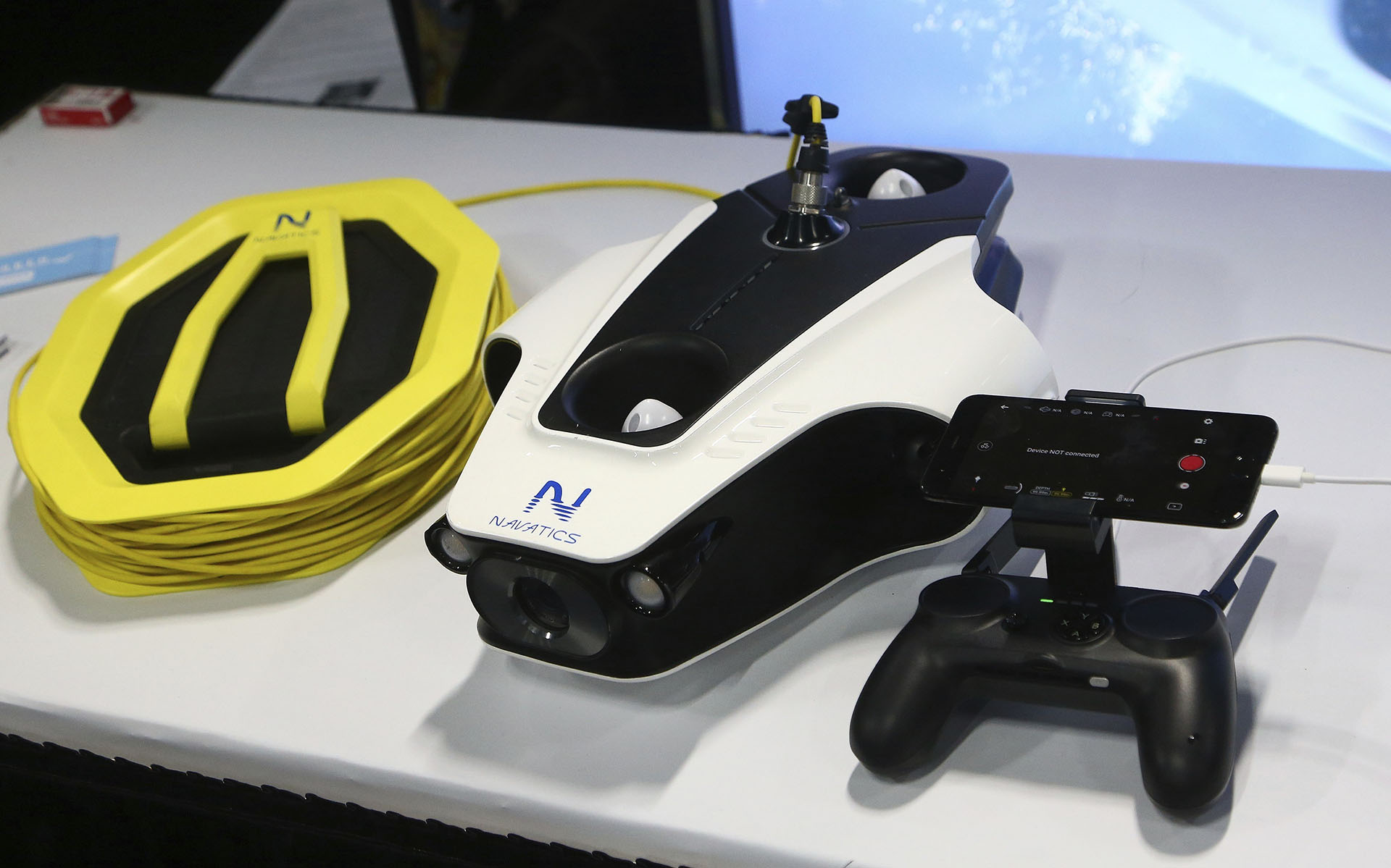 Navatics Mito, drone acuático con resolución 4K (AP).
