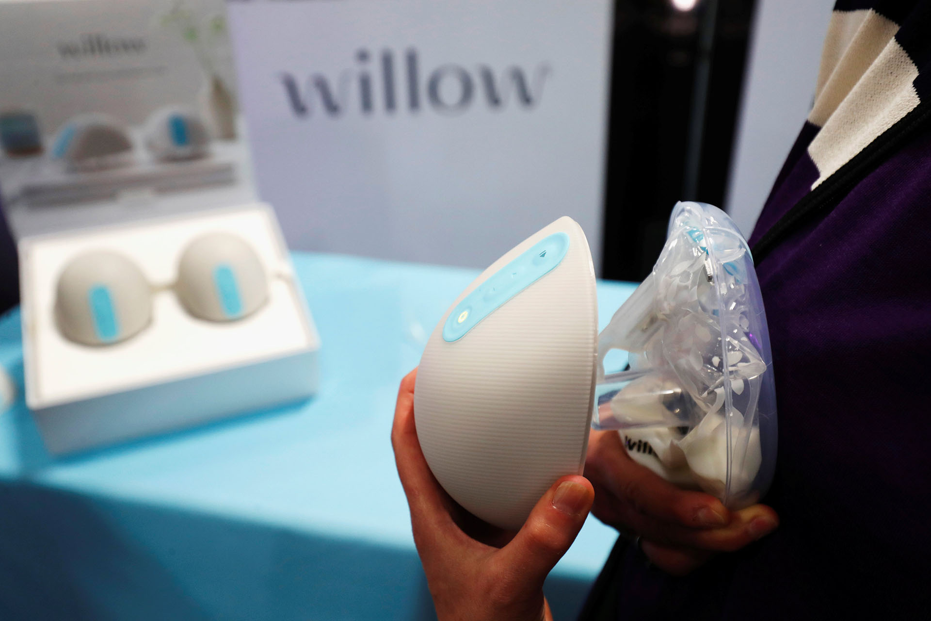 Willow, un extractor de leche para usar dentro del corpiño (REUTERS/Steve Marcus)