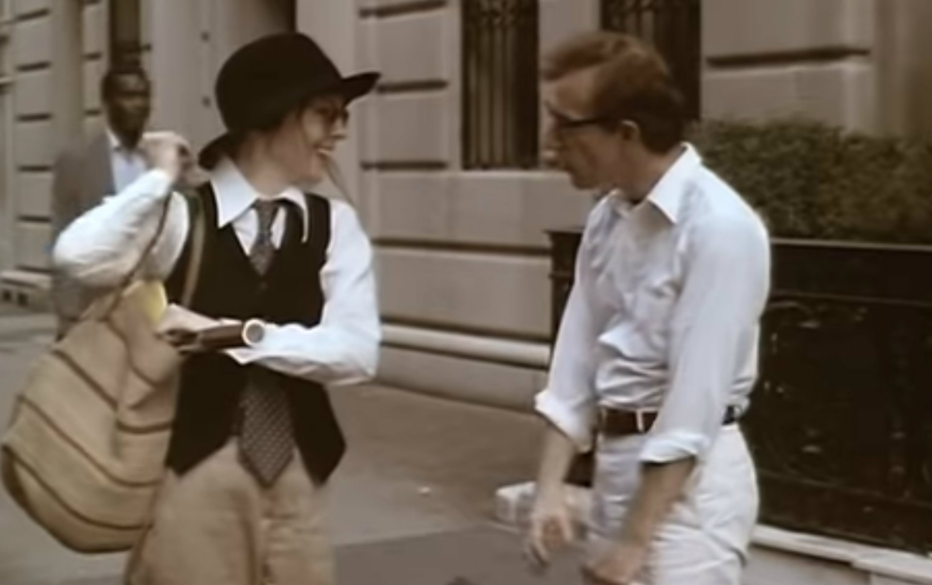 Woody Allen ganó como Mejor Director por Annie Hall, pero no el Globo de Oro