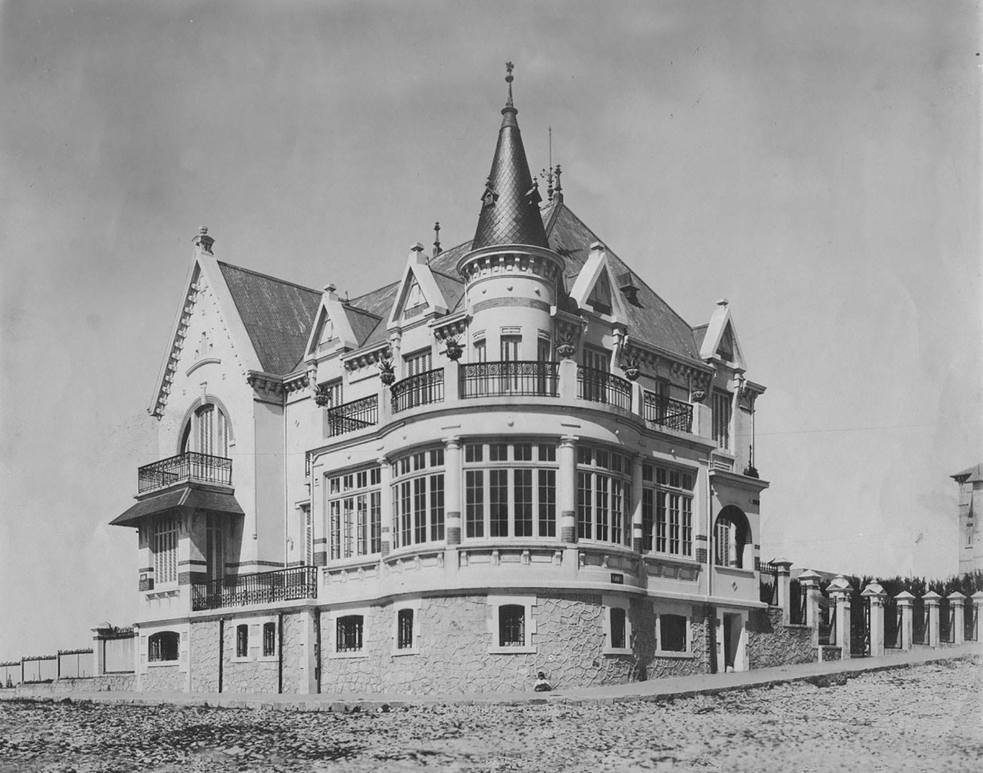 En la Loma Stella Maris se ubicaron gran parte de las residencias aristocráticas. Una de ellas fue la de Luis Cantilo (Archivo General de la Nación)