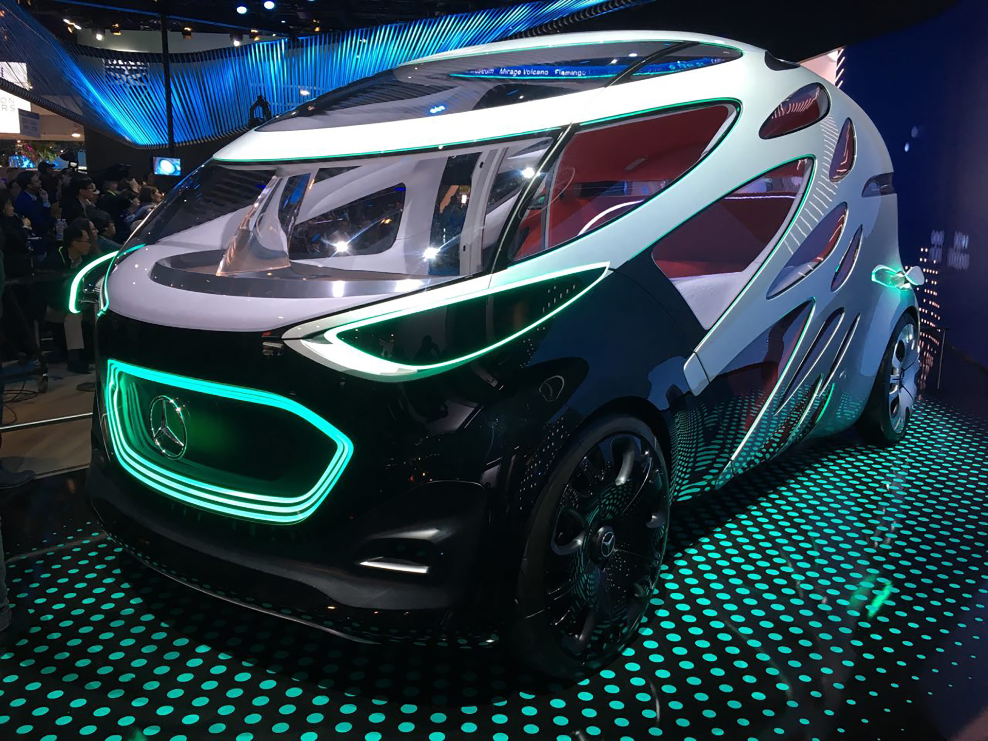 El vehículo de la automotriz alemana podrá servir para transportar personas y objetos