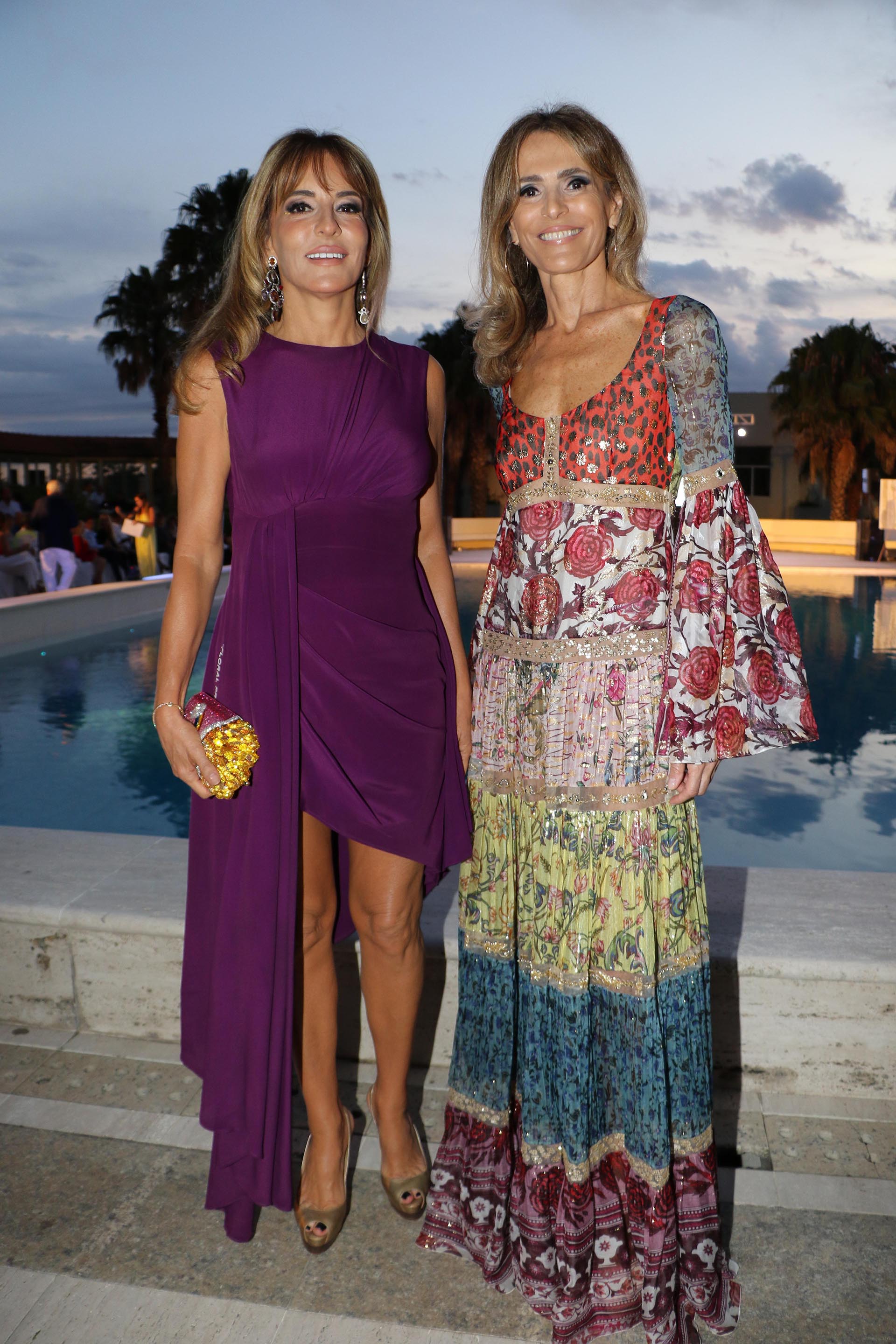 Patricia y Rossella Della Giovampaola a su llegada al Six O´Clock de Punta del Este