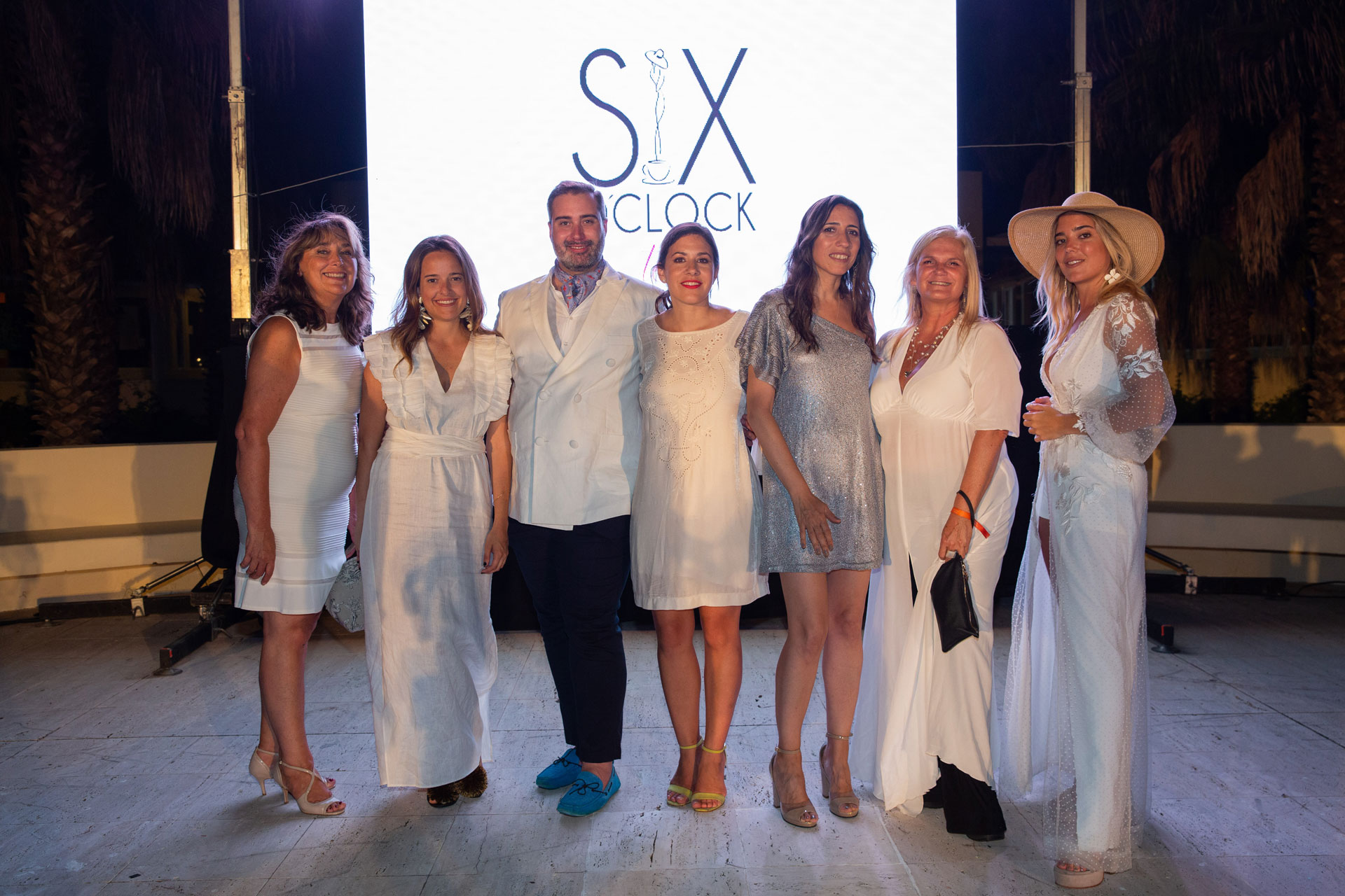 Carminne Dodero junto a los diseñadores participantes de la edición esteña 2019: Carlos Burró, de Paraguay, y Margo Baridon, de Uruguay. Como todos los años, el evento también contó con diseñadores y marcas nacionales como Caro Sosa, Celebré, Beatrice Pommier y La Dolfina