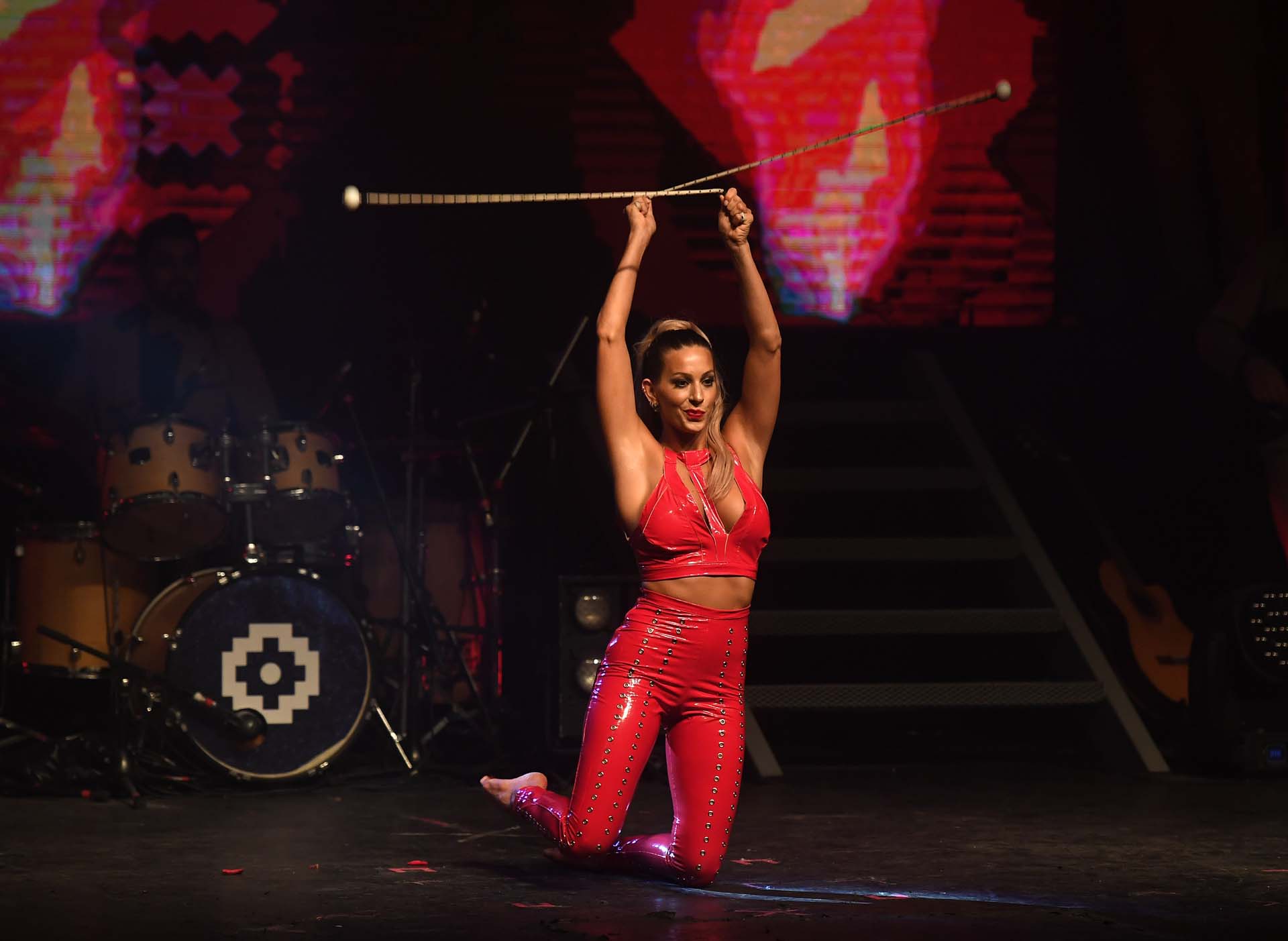 Noelia Marzol y un show con boleadoras