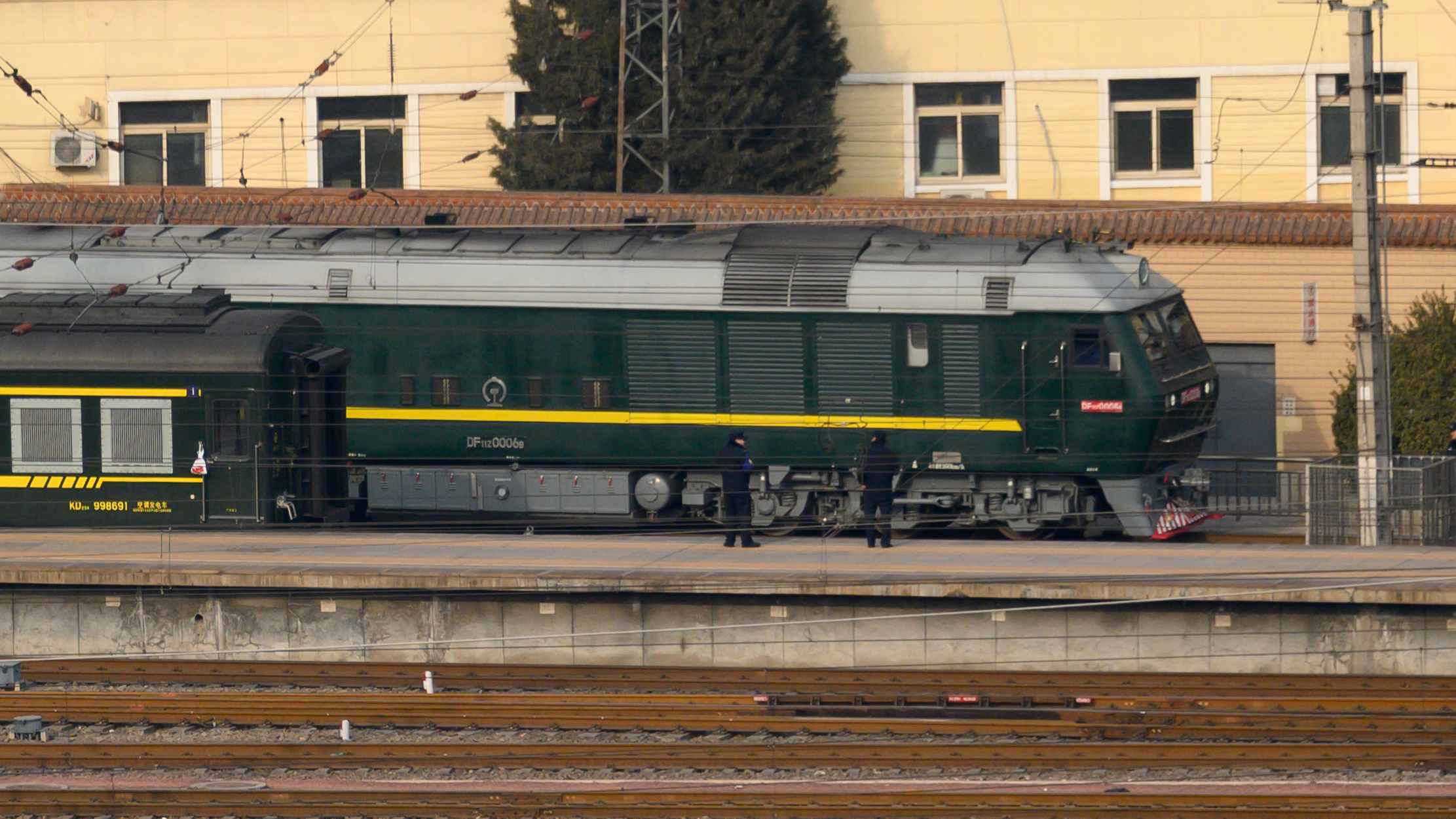 El tren especial que utiliza el líder norcoreano espera en Beijing (AFP)