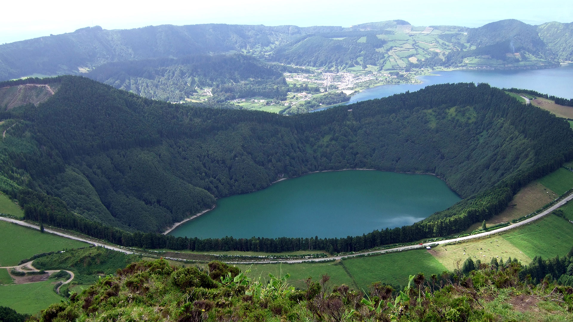 En el 2012, recibió el premio QualityCoast de oro por sus esfuerzos por convertirse en un destino turístico sostenible. Gracias a este premio, las Azores han sido seleccionadas para ser incluidas en el atlas global del turismo sostenible