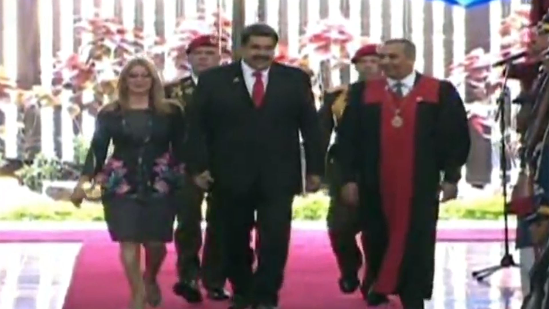 El momento en que Maduro ingresa al TSJ