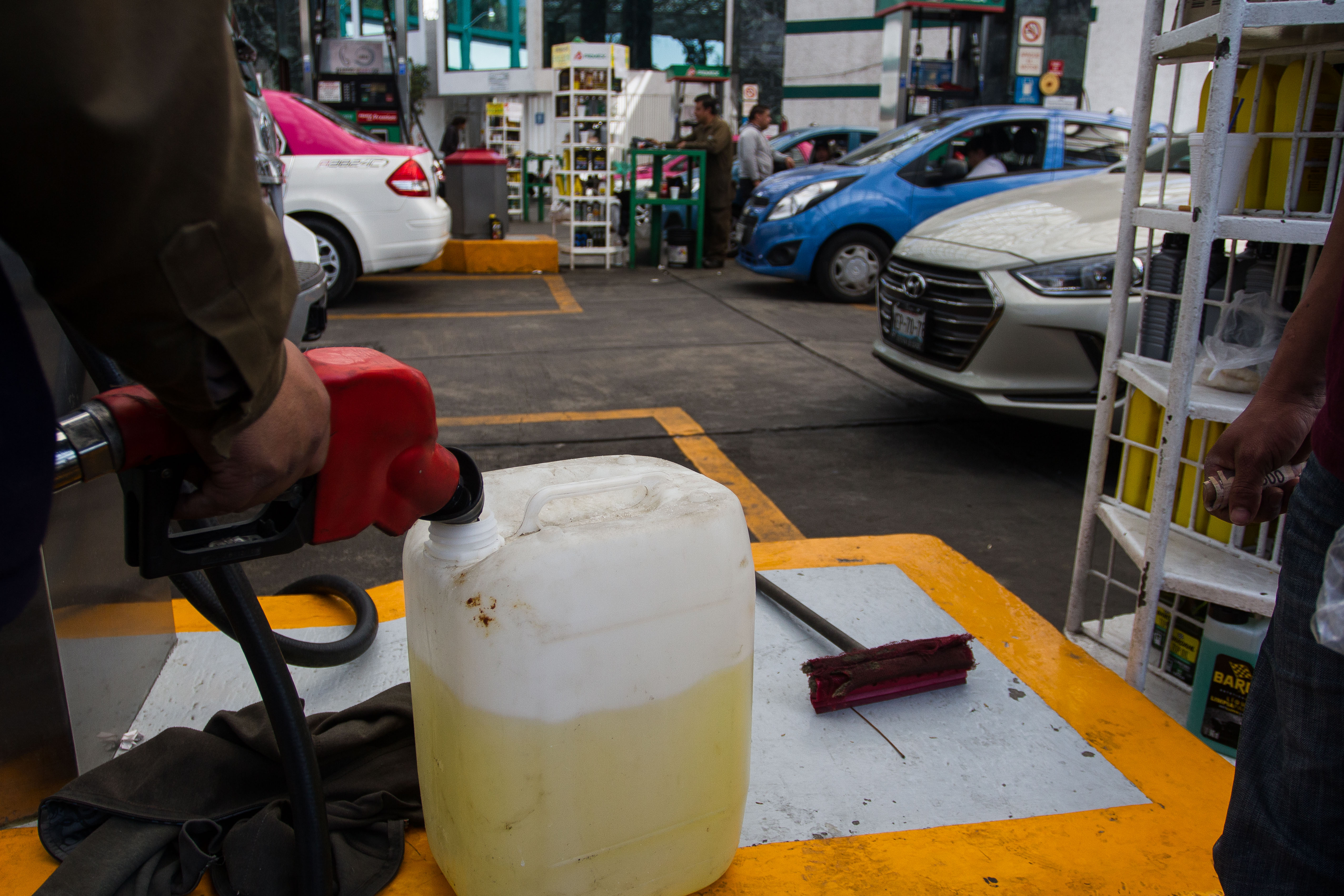 El retraso en el distribución de la gasolina ha ocasionado el cierre temporal de las estaciones de servicio en la capital mexicana (Foto: Isaac Esquivel/ CUARTOSCURO.COM)