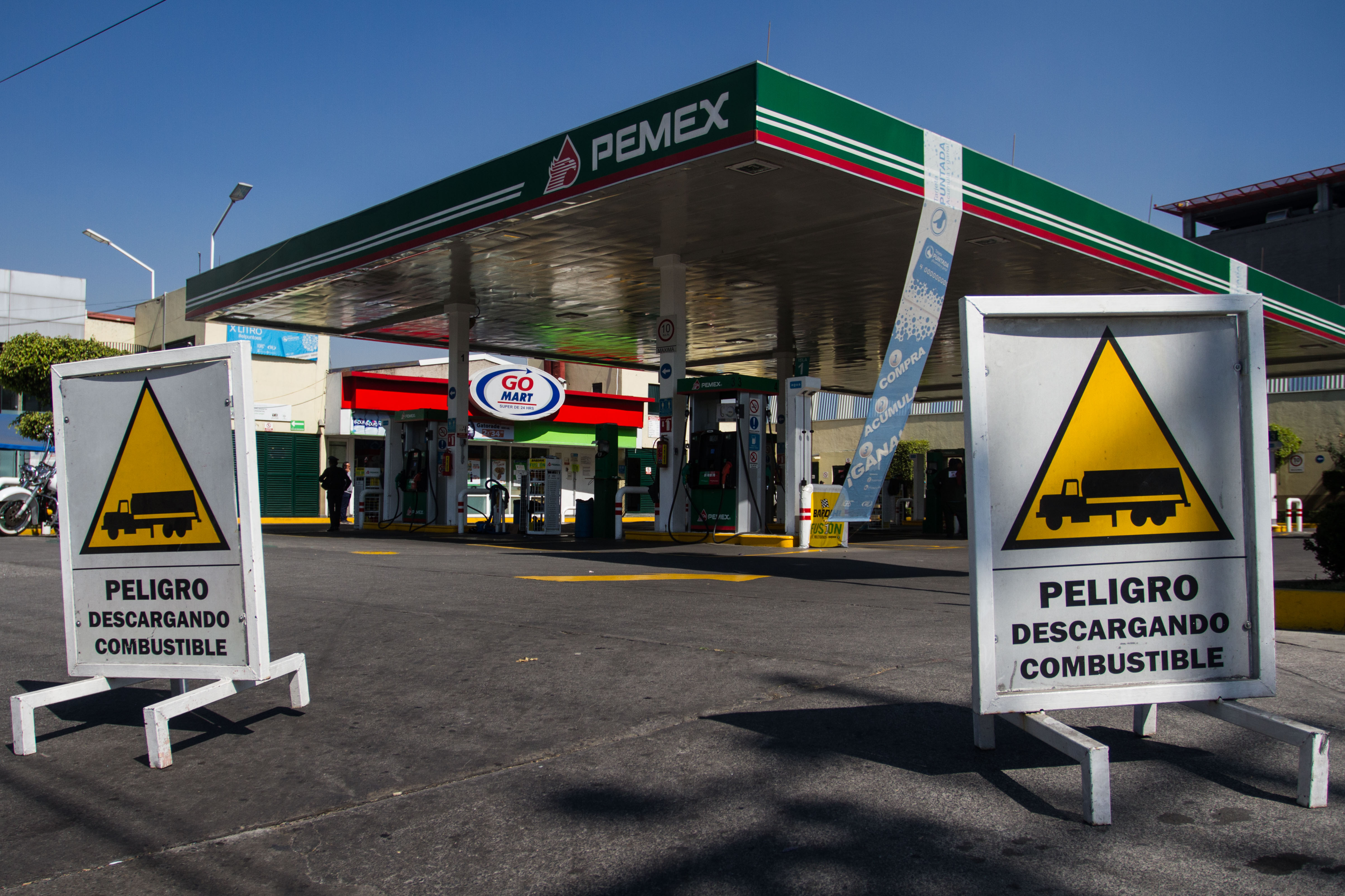 Algunas gasolineras en la Ciudad de México permanecen cerradas, con el argumento de que no les han surtido el combustible(Foto: Isaac Esquivel /Cuartoscuro)