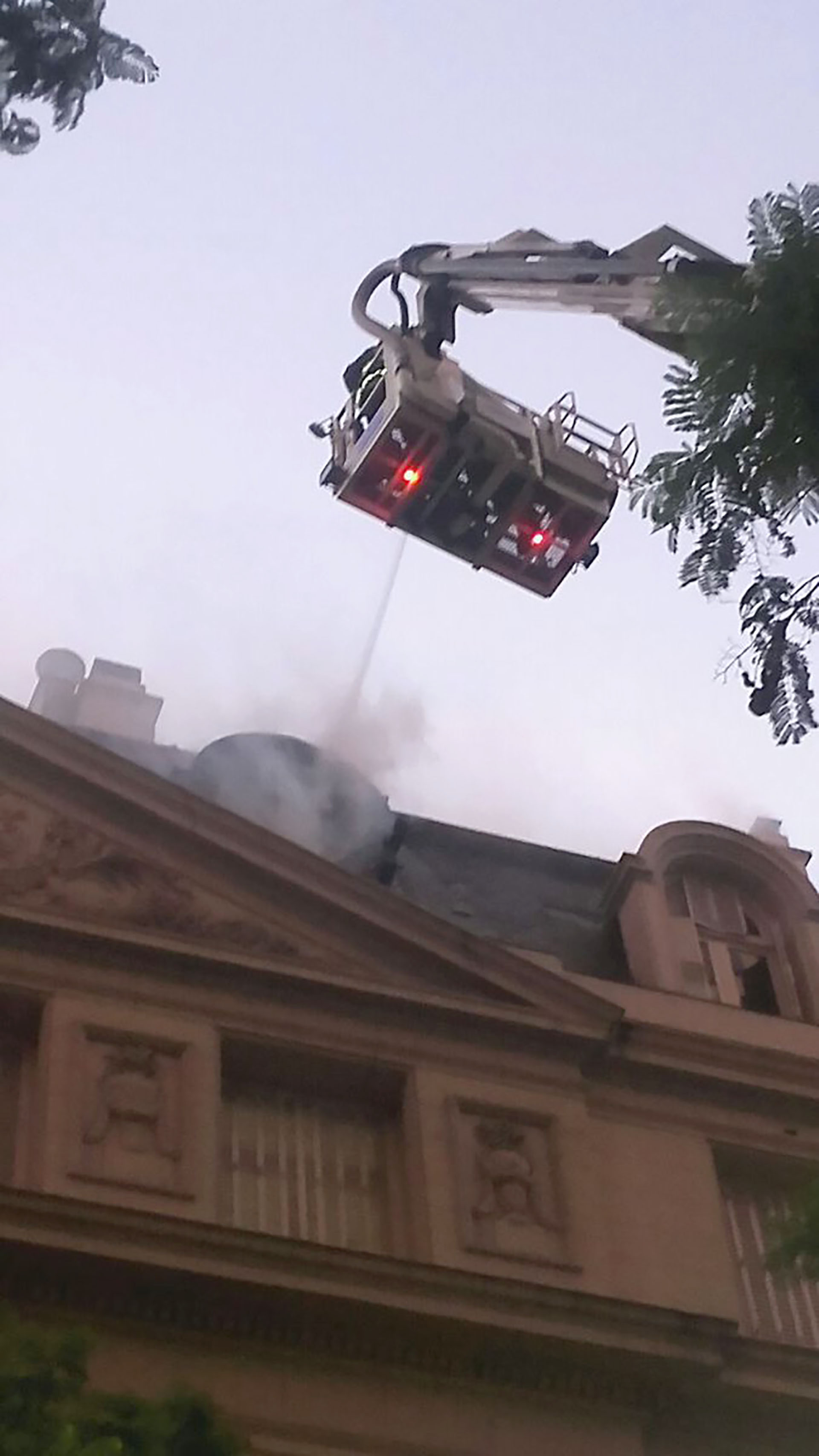 Los bomberos controlaron las llamas (foto: @EmergenciasBA)