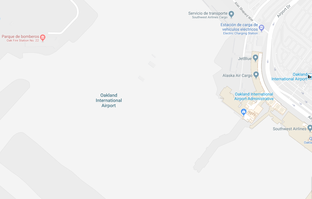 El avión de Aeroméxico permaneció cuatro horas en la pista del aeropuerto de Oakland (Google maps)