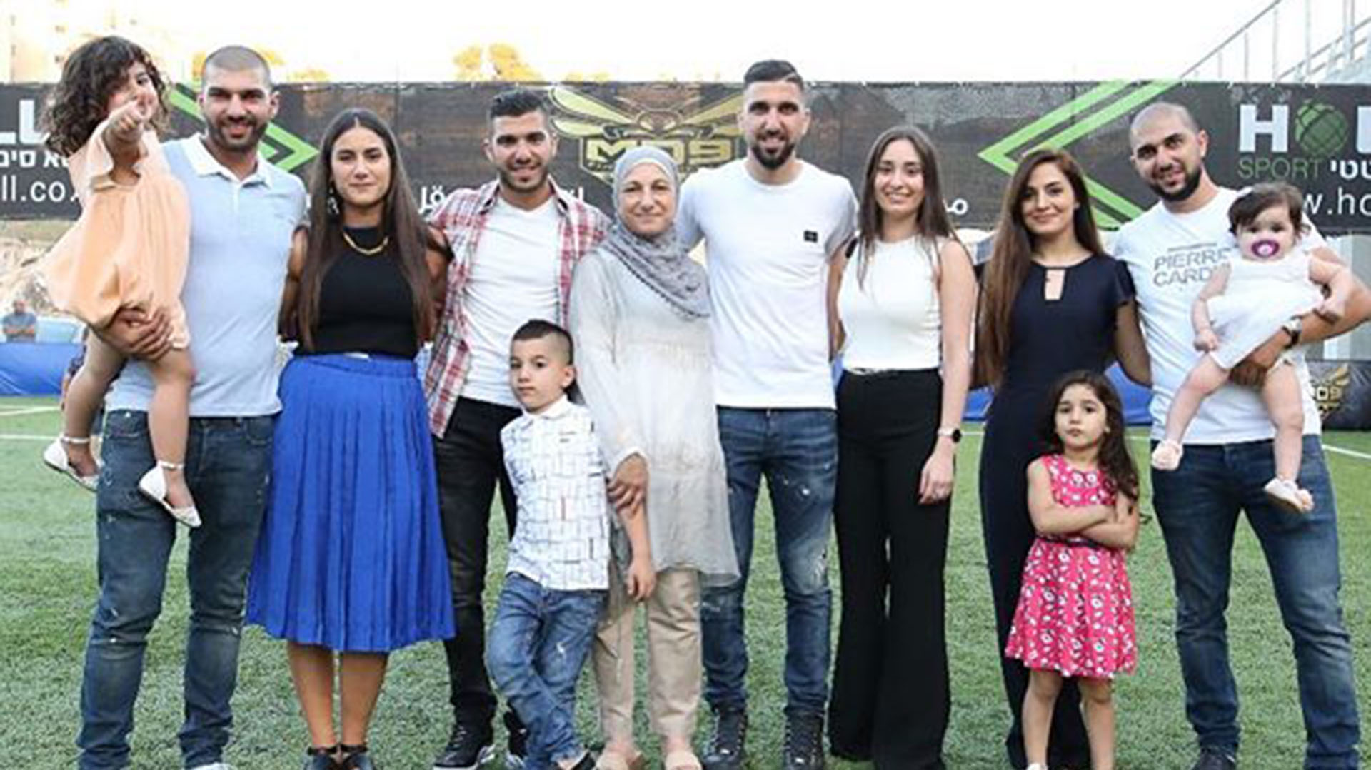 Moanes Dabour, junto a su familia (@moanesdabbur)