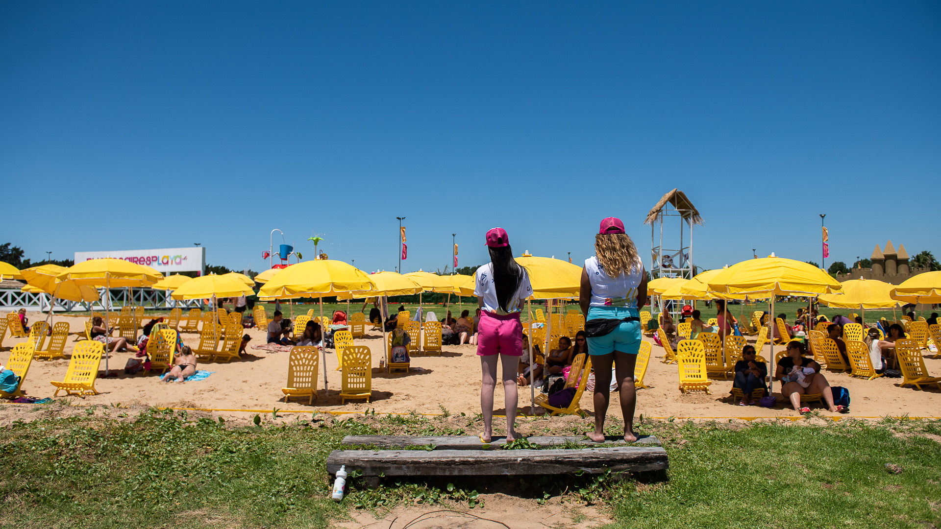 Las playas tienen cuidadores que garantizan la seguridad de las familias
