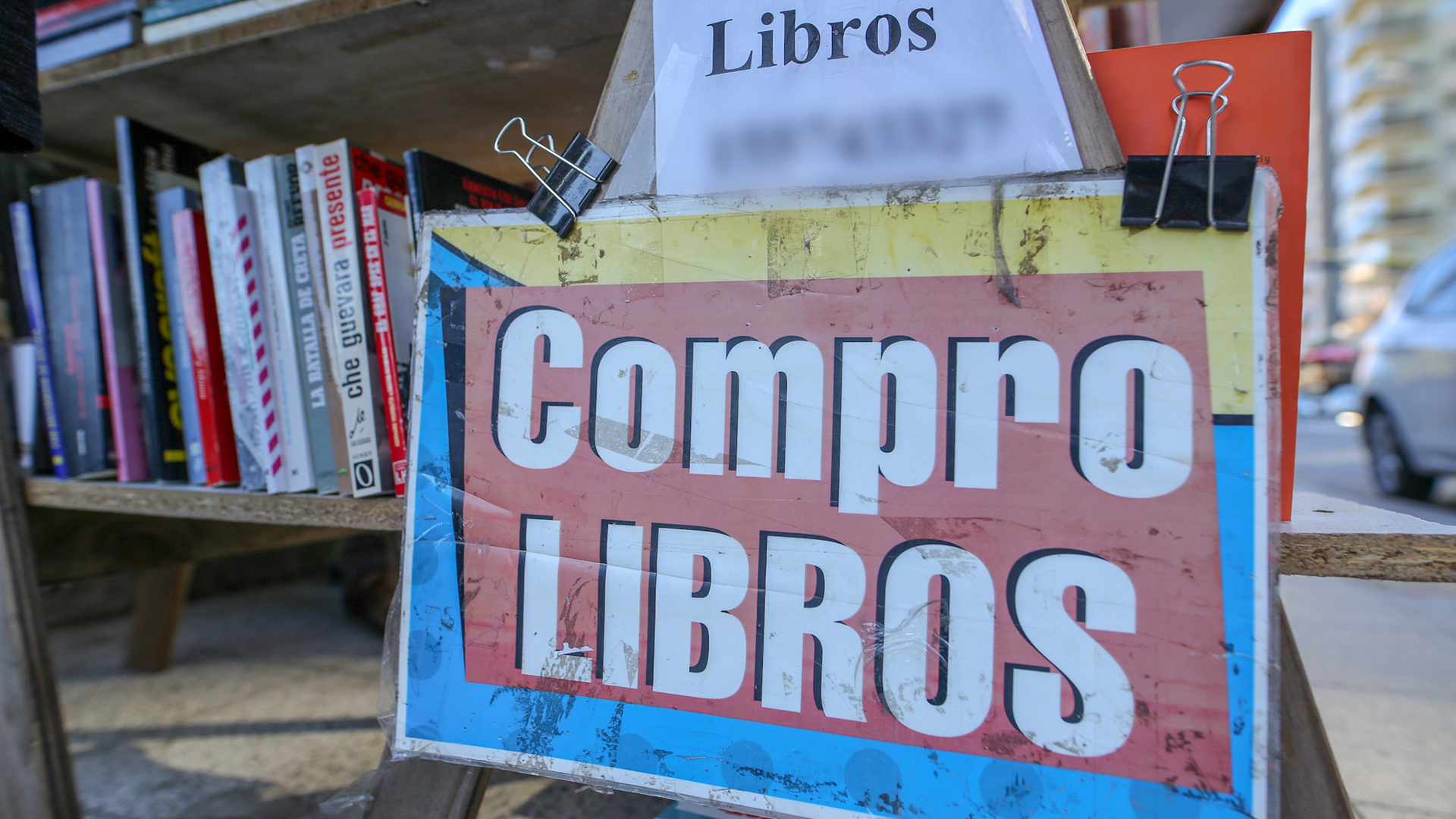 La compra de libros usados, otra forma de darle pelea a lo complejo de conseguir títulos (Christian N. Heit)