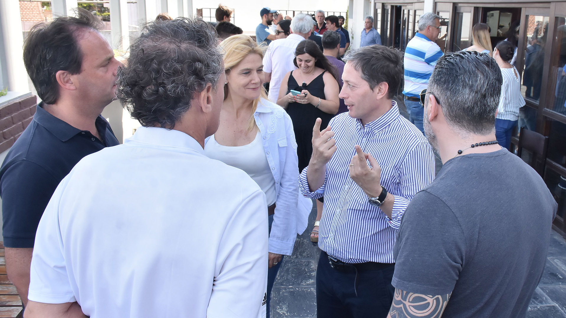 Verónica Magario junto a intendentes y referentes del PJ bonaerense