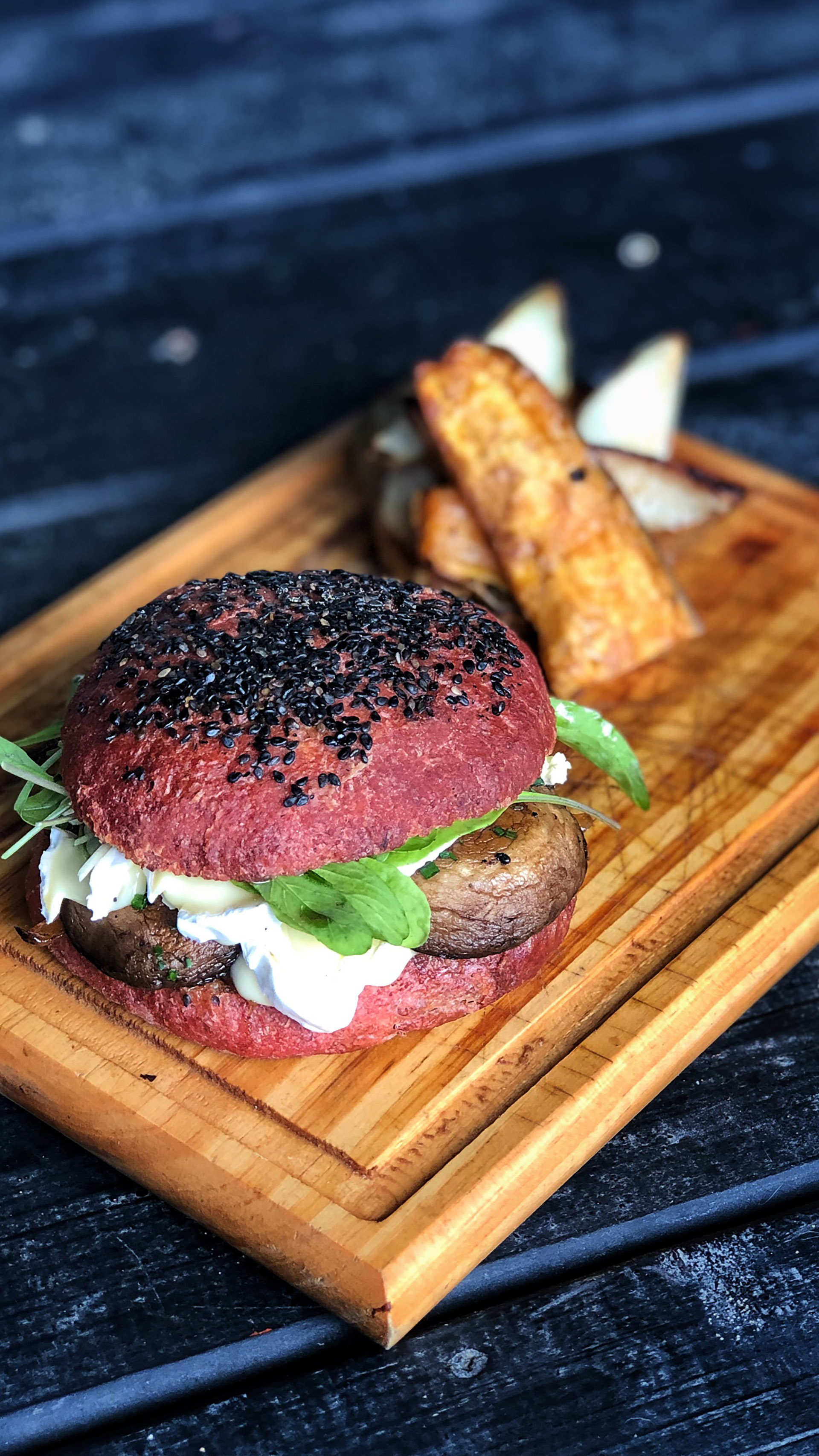 Las hamburguesas también integran la carta y están hechas con carnes premium seleccionadas
